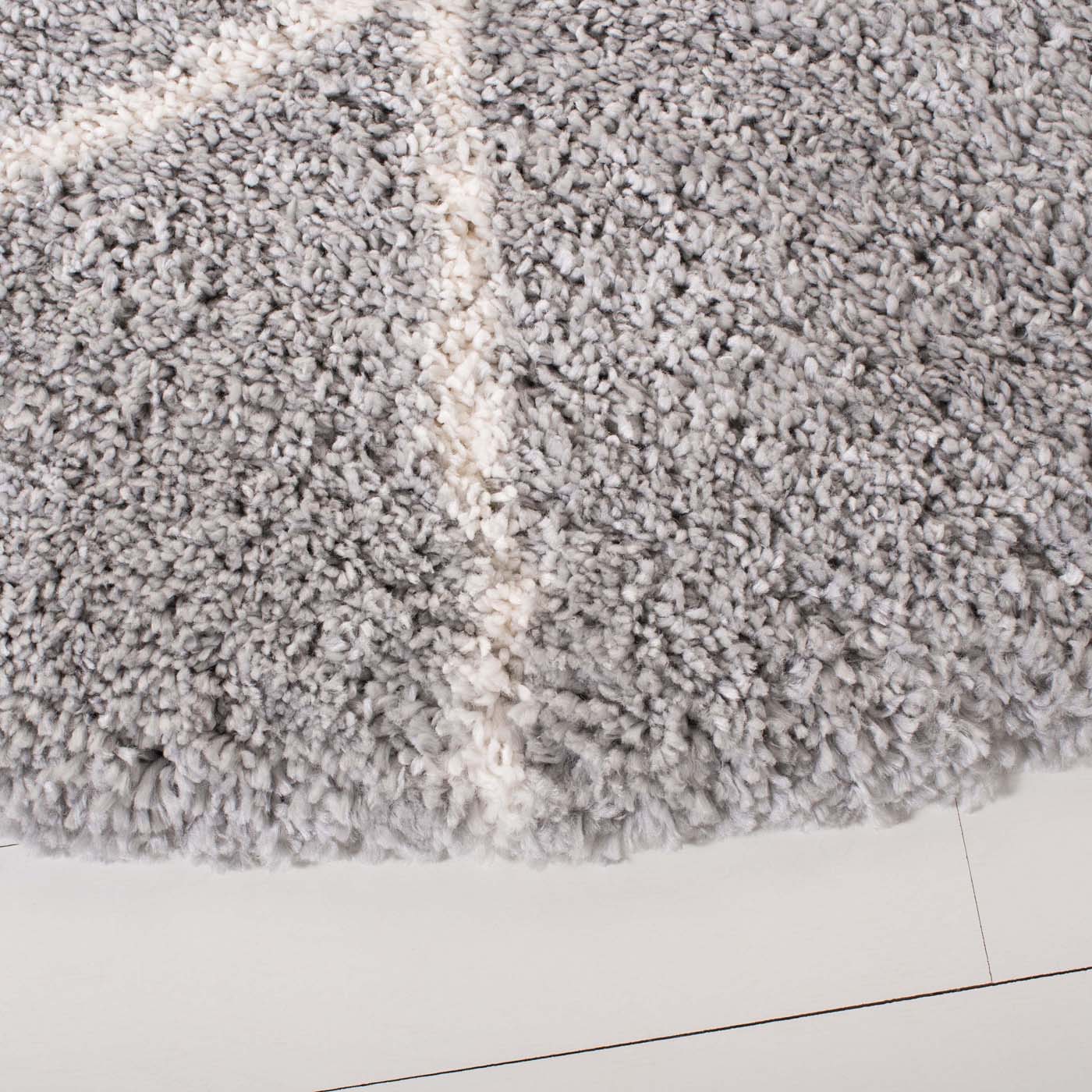 Safavieh Fontana Shag 815 Rug, FNT815 - Grey / Cream