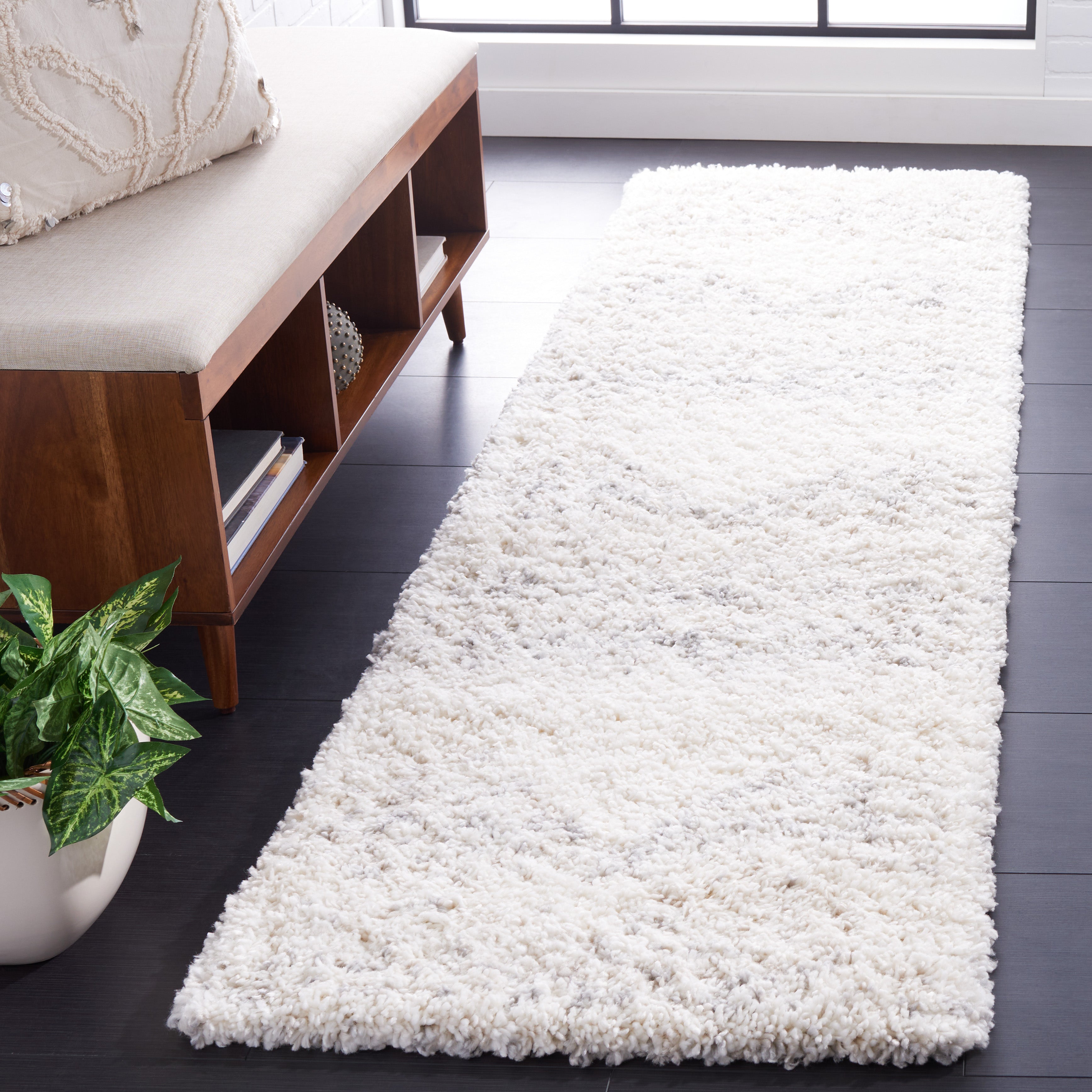 Safavieh Fontana Shag 823 Rug, FNT823 - Ivory / Grey