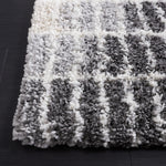 Safavieh Fontana Shag 823 Rug, FNT823 - Ivory / Grey