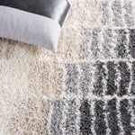 Safavieh Fontana Shag 823 Rug, FNT823 - Ivory / Grey