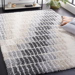 Safavieh Fontana Shag 823 Rug, FNT823 - Ivory / Grey