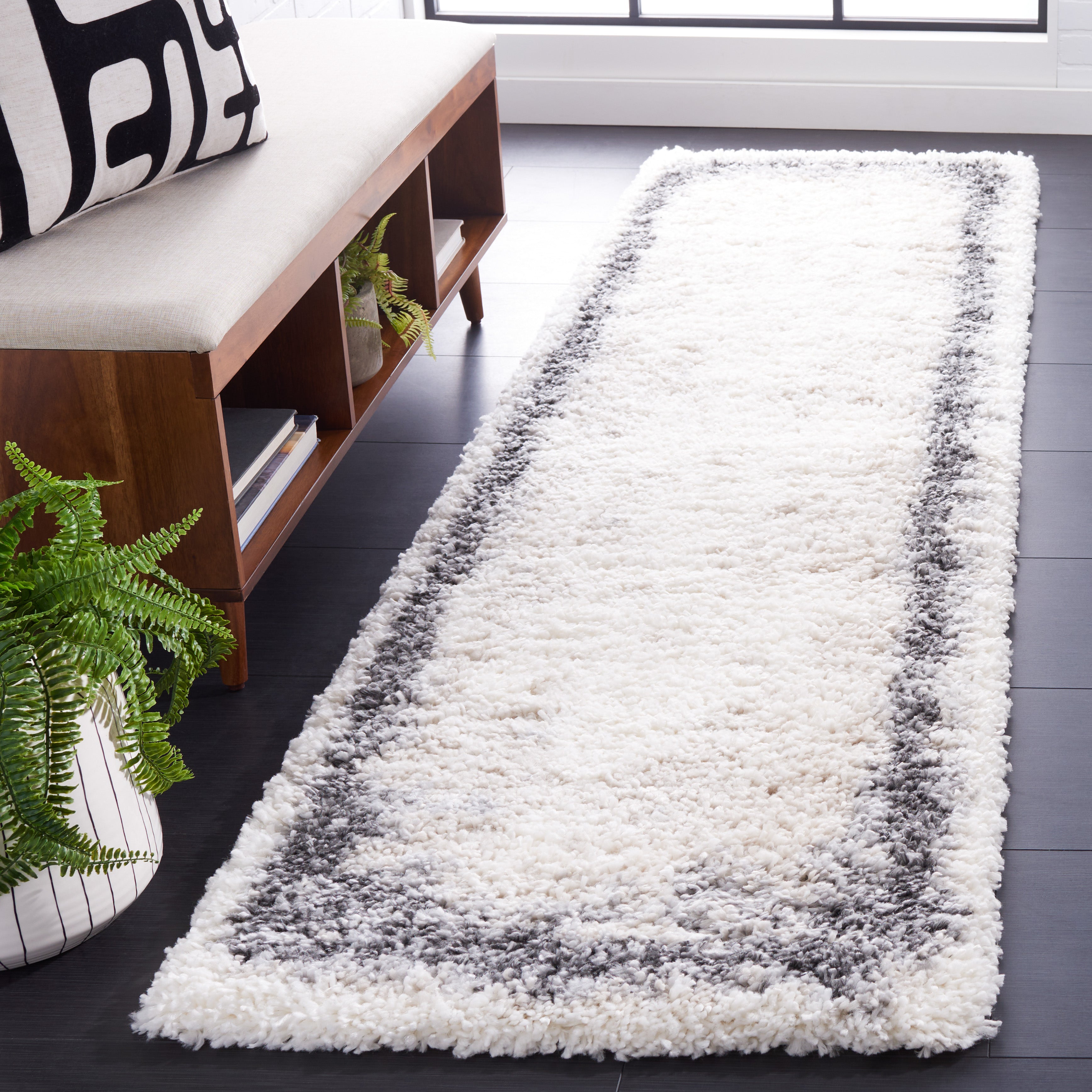 Safavieh Fontana Shag 829 Rug, FNT829 - Ivory / Grey