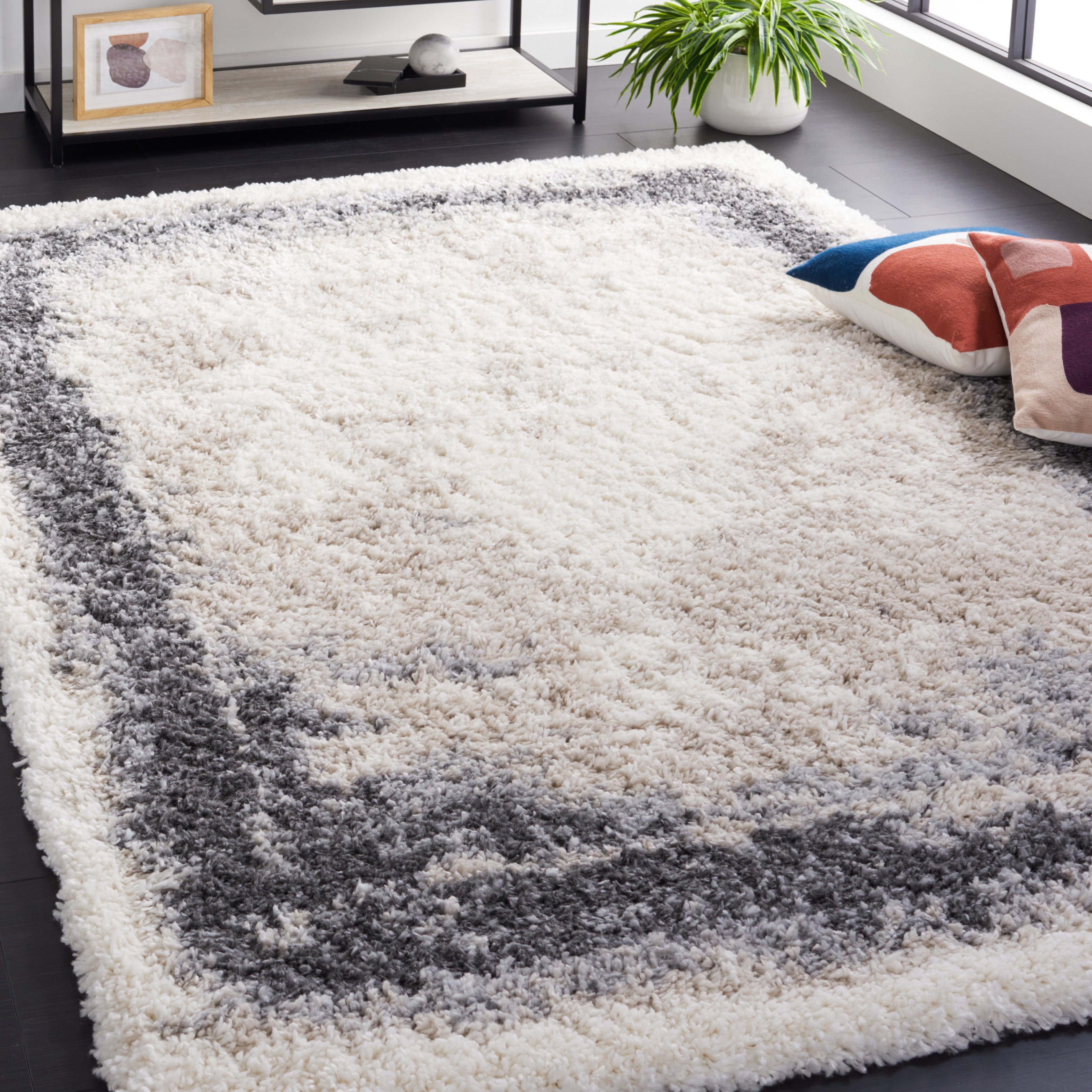 Safavieh Fontana Shag 829 Rug, FNT829 - Ivory / Grey