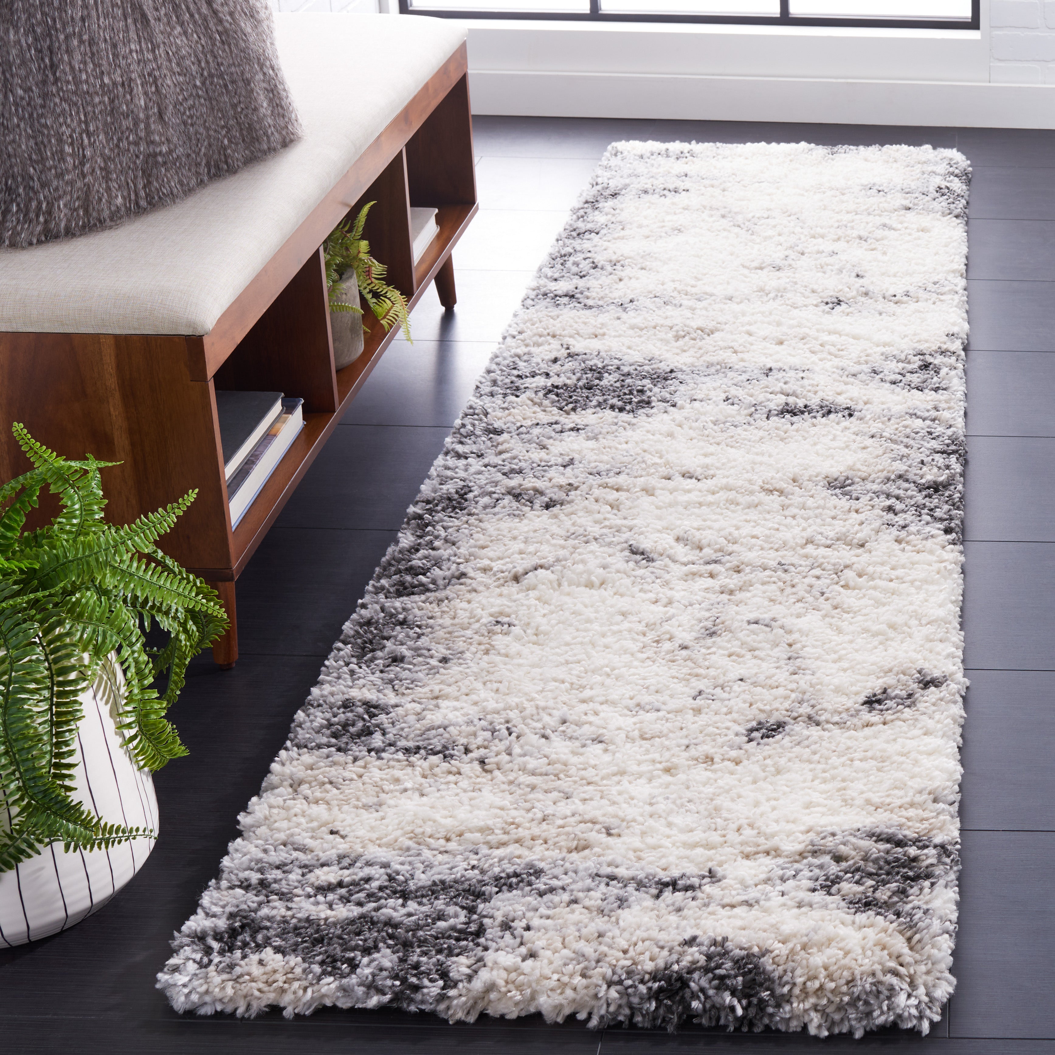 Safavieh Fontana Shag 831 Rug, FNT831 - Ivory / Grey