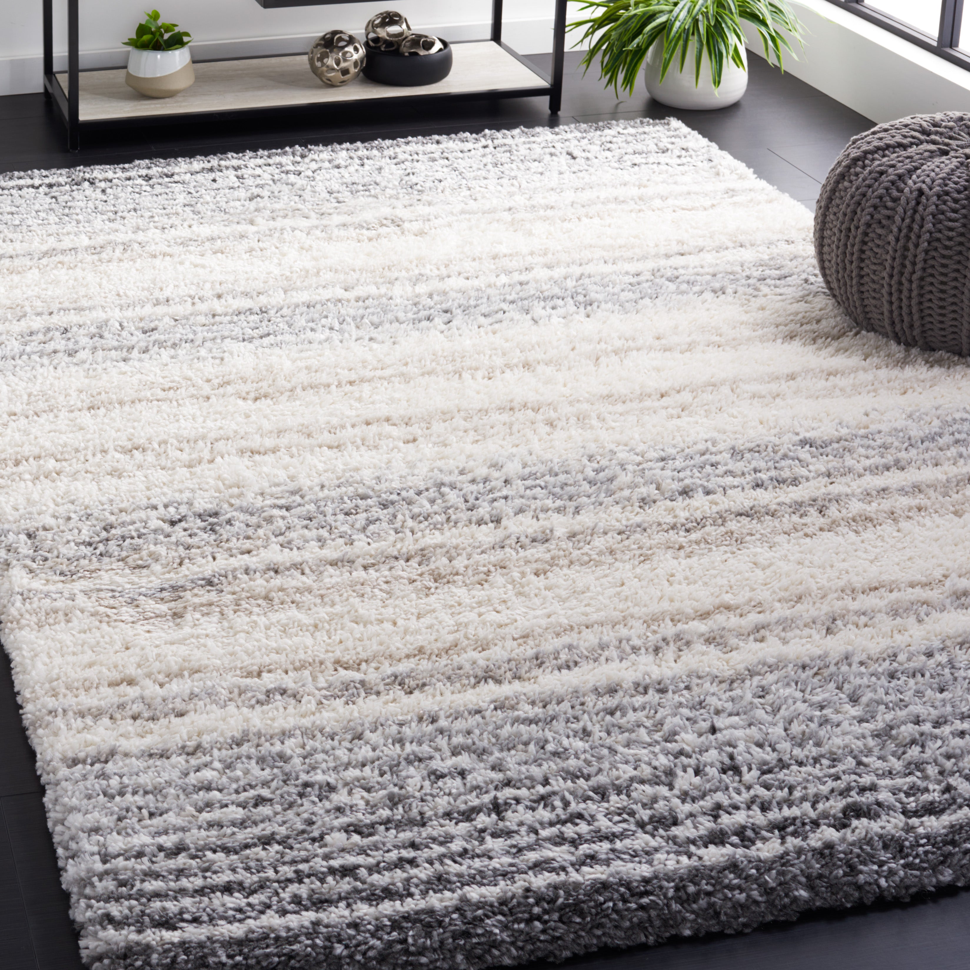 Safavieh Fontana Shag 832 Rug, FNT832 - Ivory / Grey