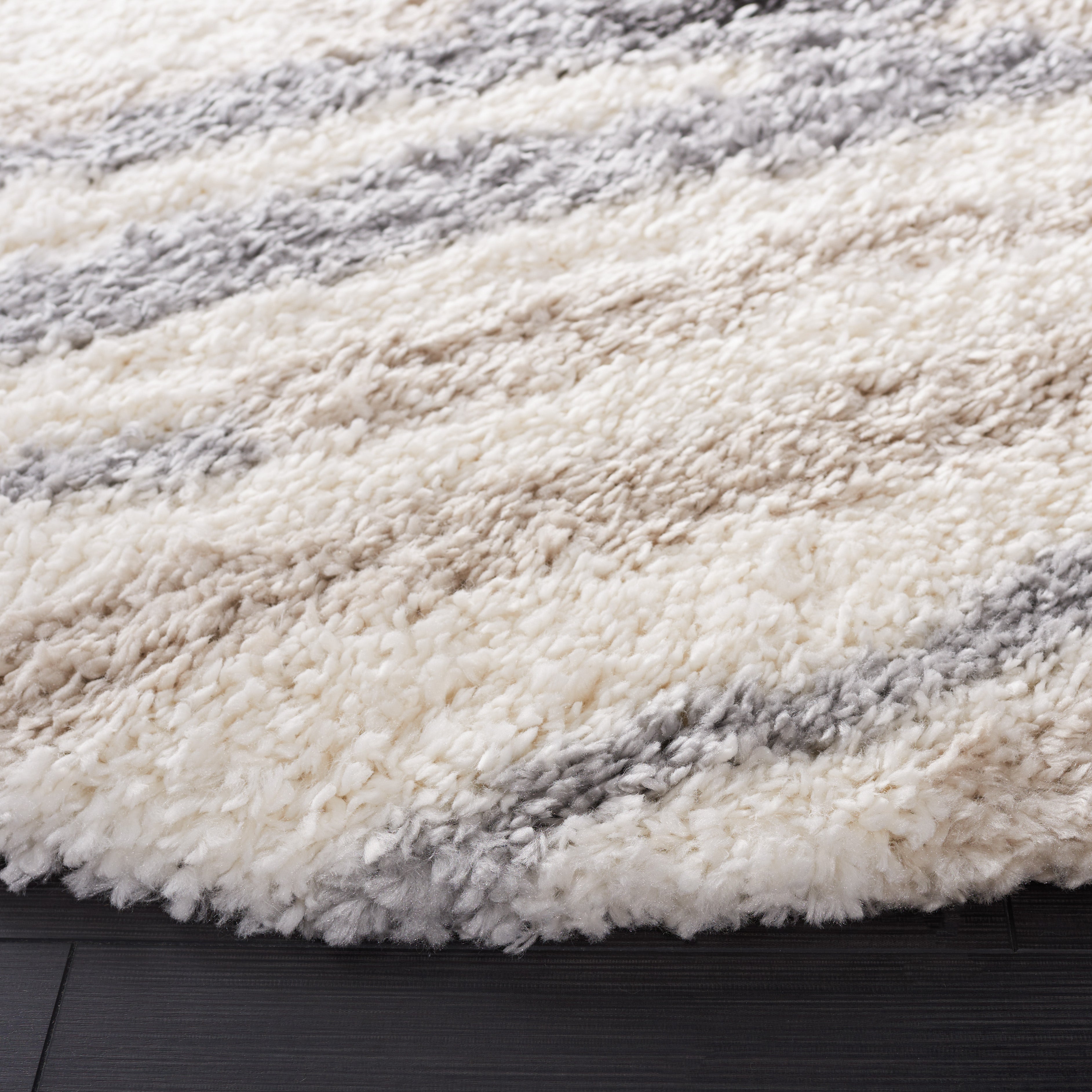 Safavieh Fontana Shag 833 Rug, FNT833 - Ivory / Grey