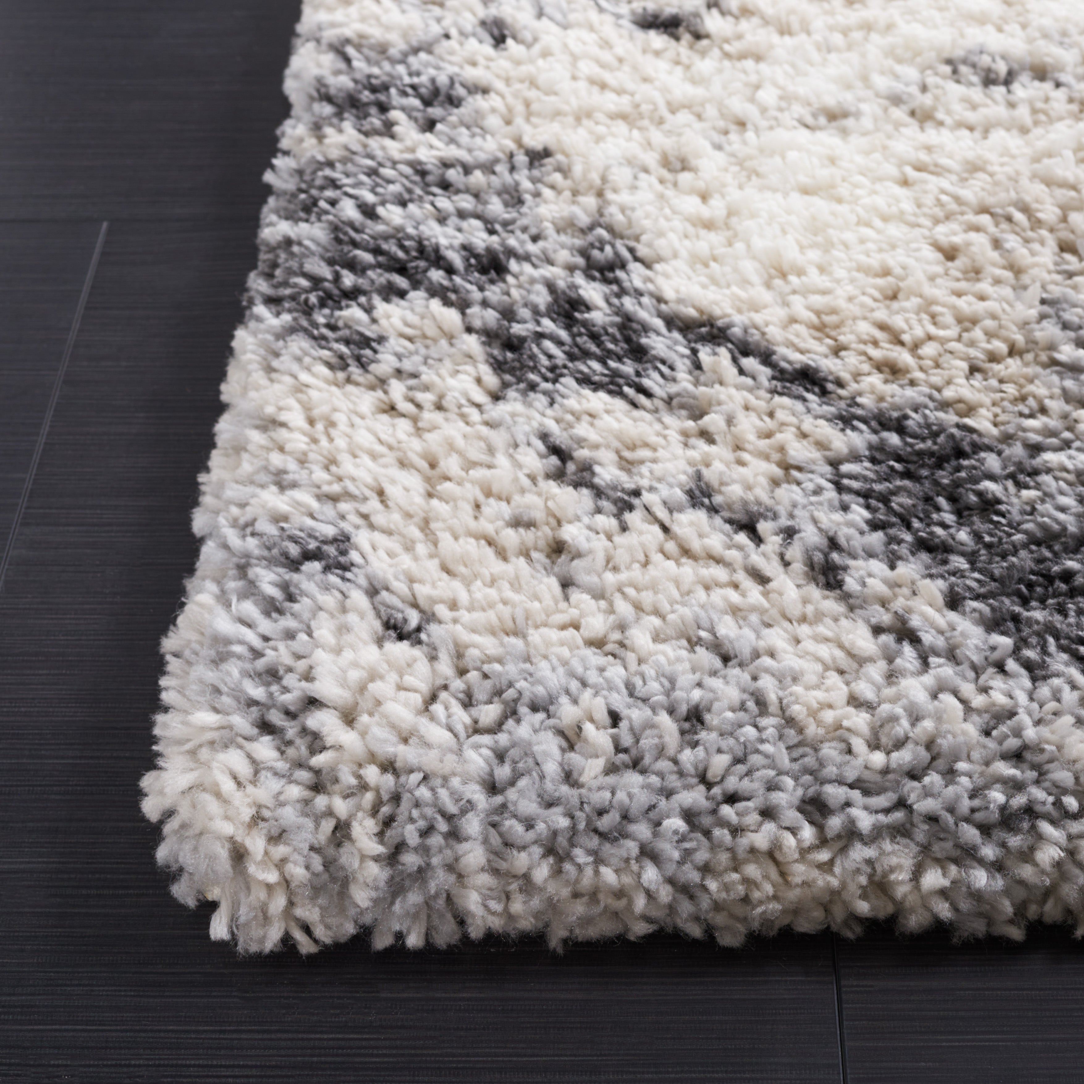 Safavieh Fontana Shag 834 Rug, FNT834 - Ivory / Grey