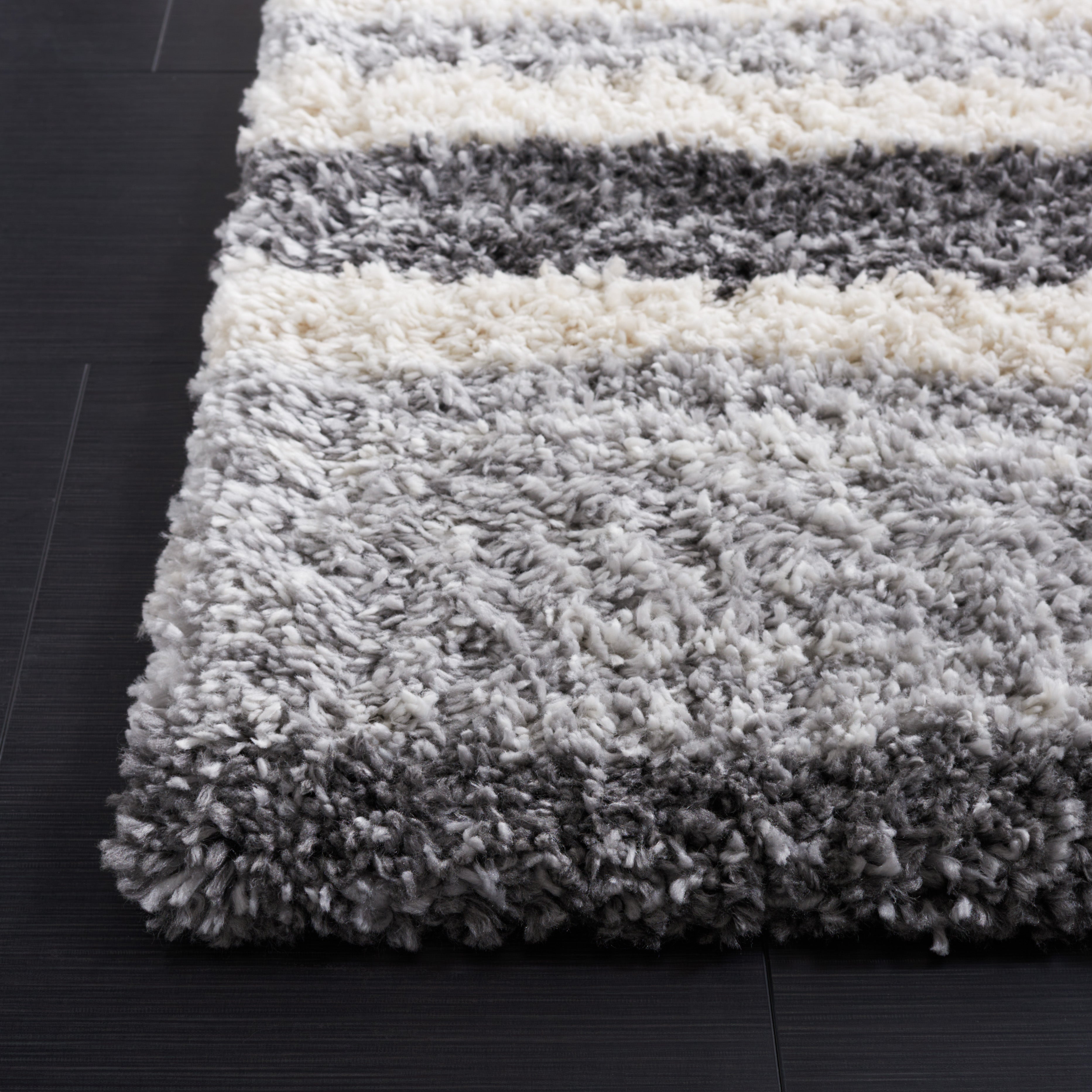 Safavieh Fontana Shag 835 Rug, FNT835 - Ivory / Grey
