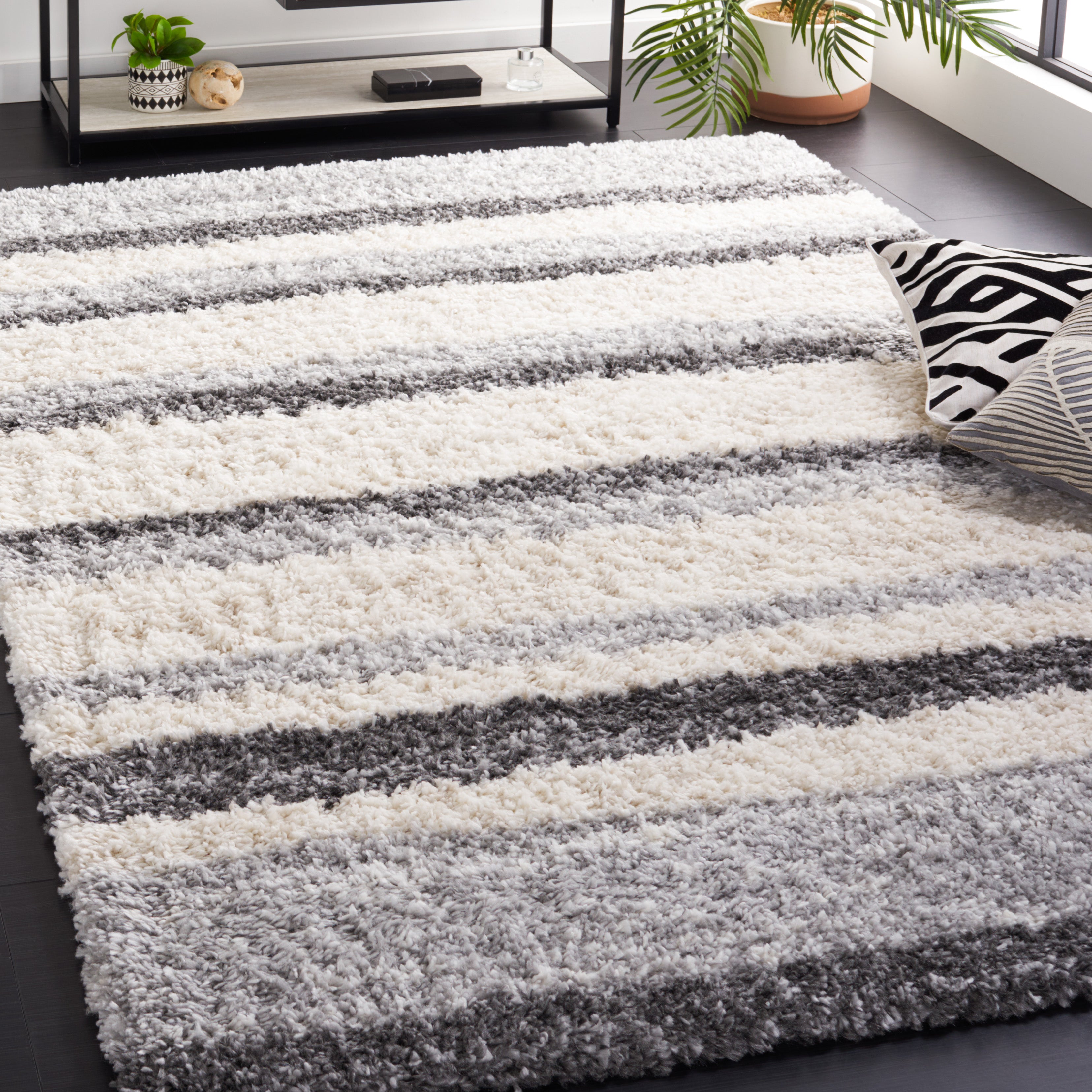 Safavieh Fontana Shag 835 Rug, FNT835 - Ivory / Grey