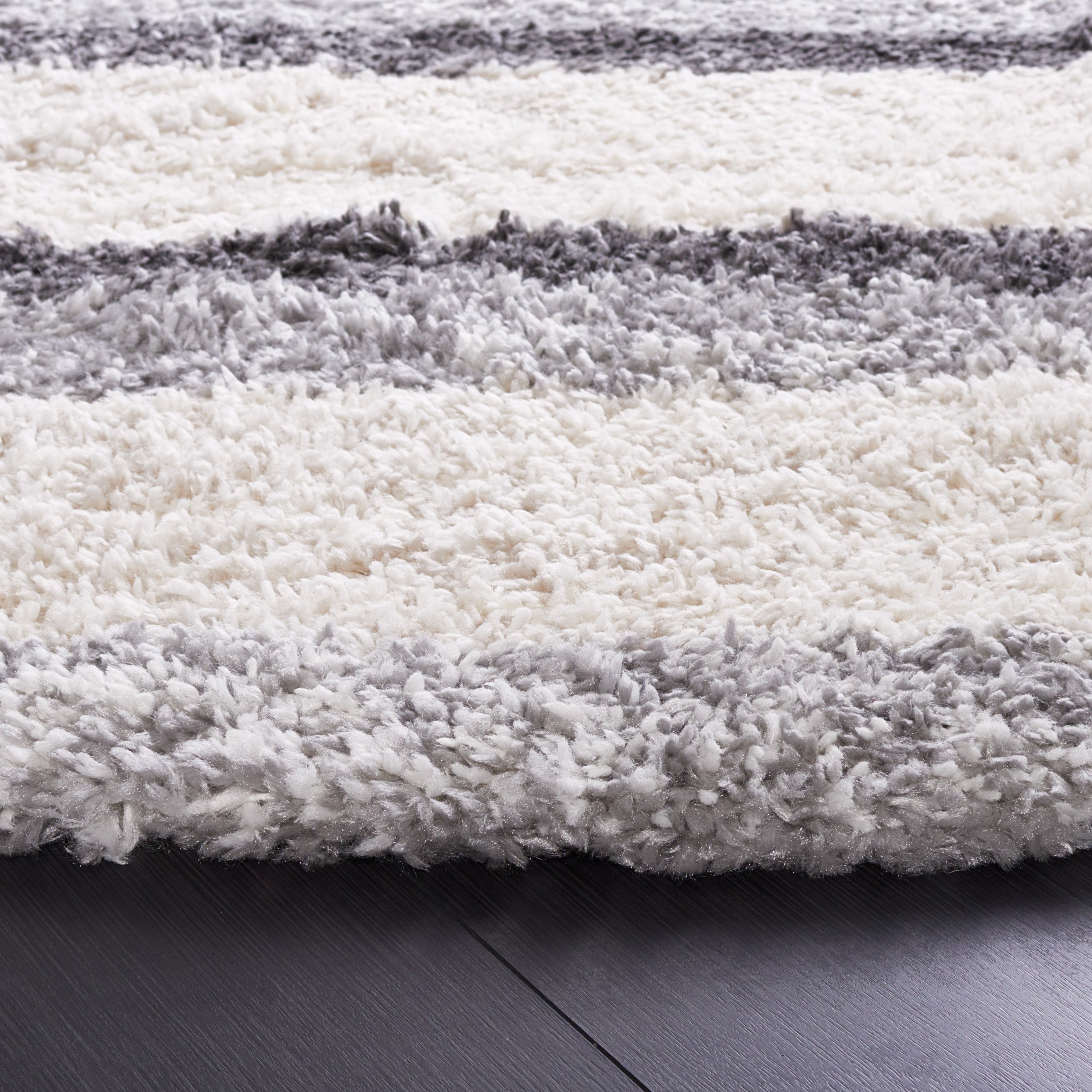 Safavieh Fontana Shag 835 Rug, FNT835 - Ivory / Grey