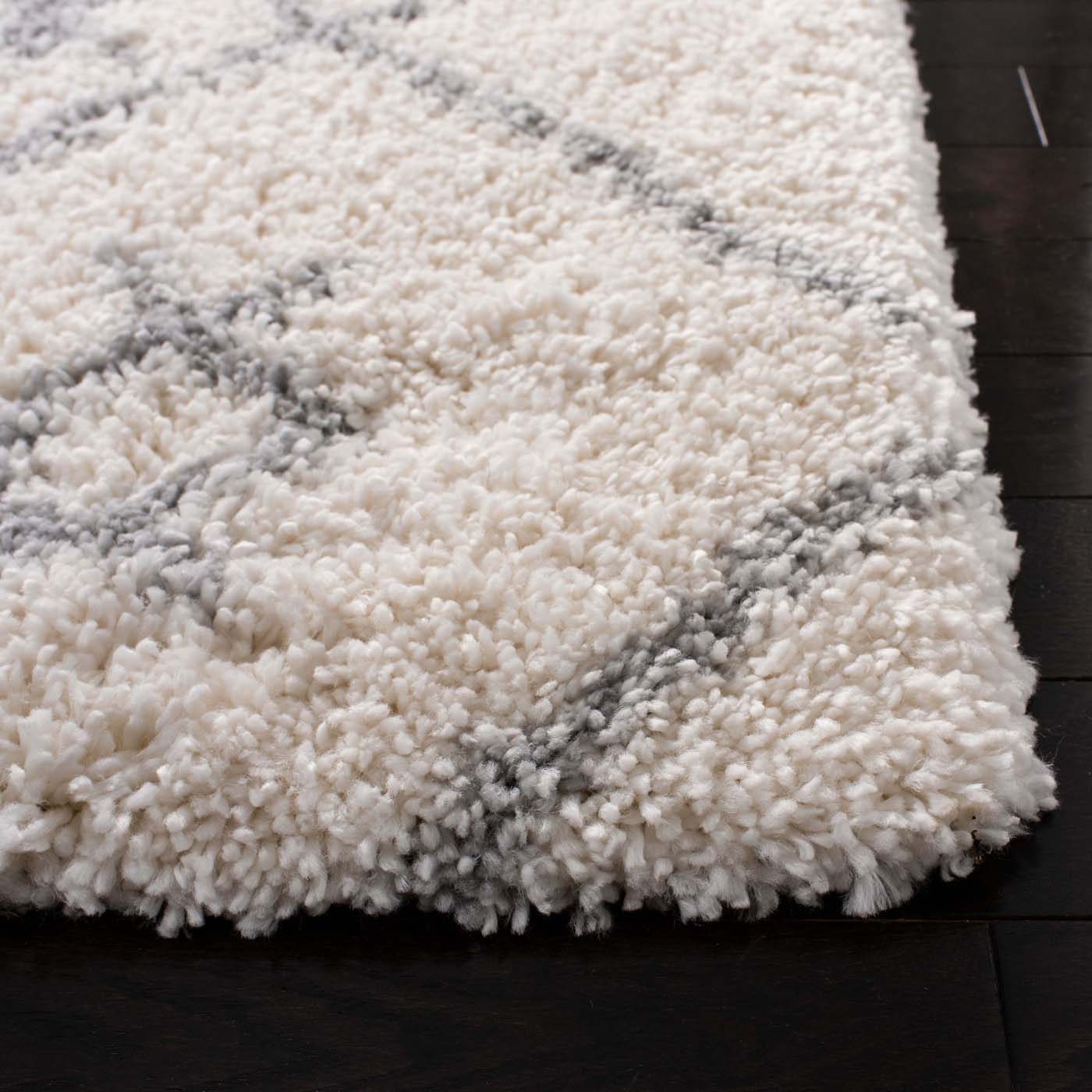 Safavieh Fontana Shag 836 Rug, FNT836 - Cream / Grey