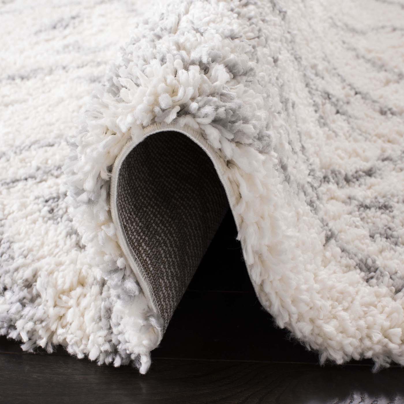 Safavieh Fontana Shag 836 Rug, FNT836 - Cream / Grey