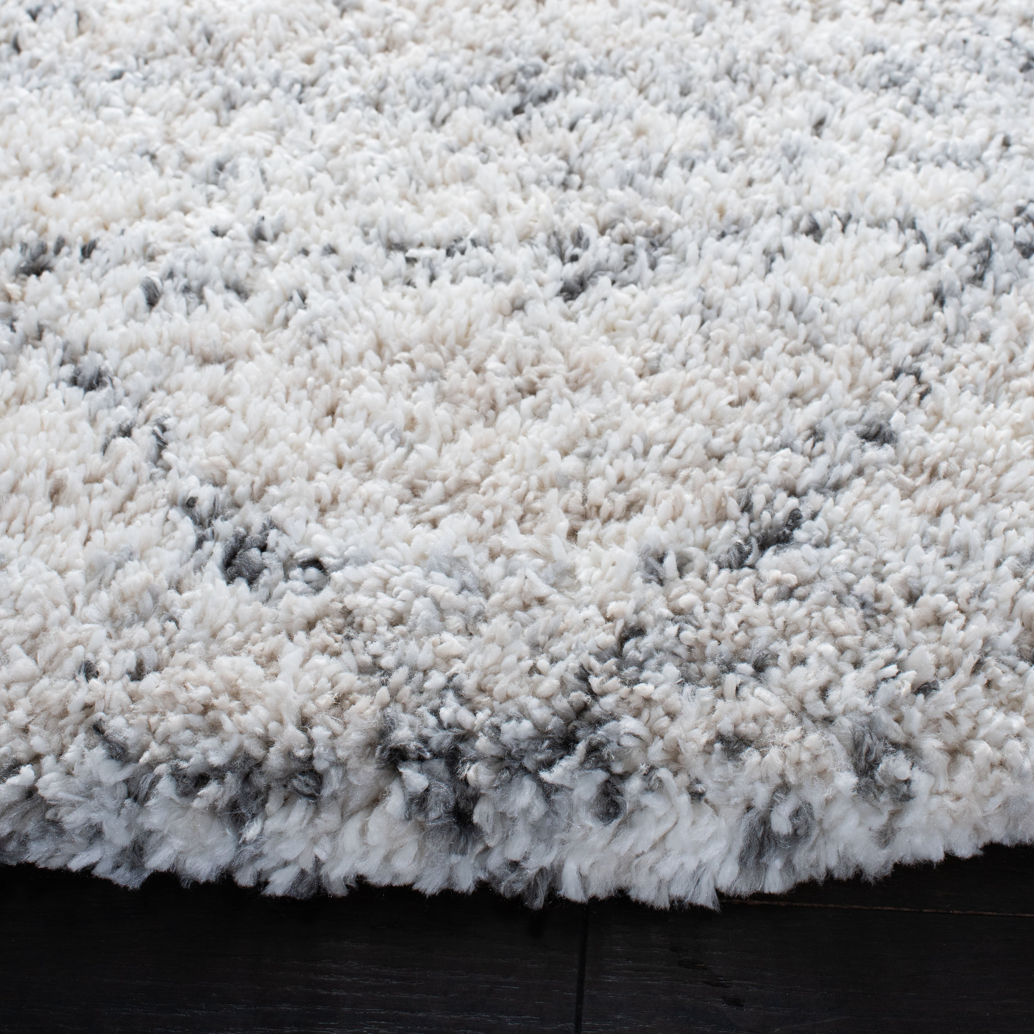 Safavieh Fontana Shag 886 Rug, FNT886 - Grey / Ivory