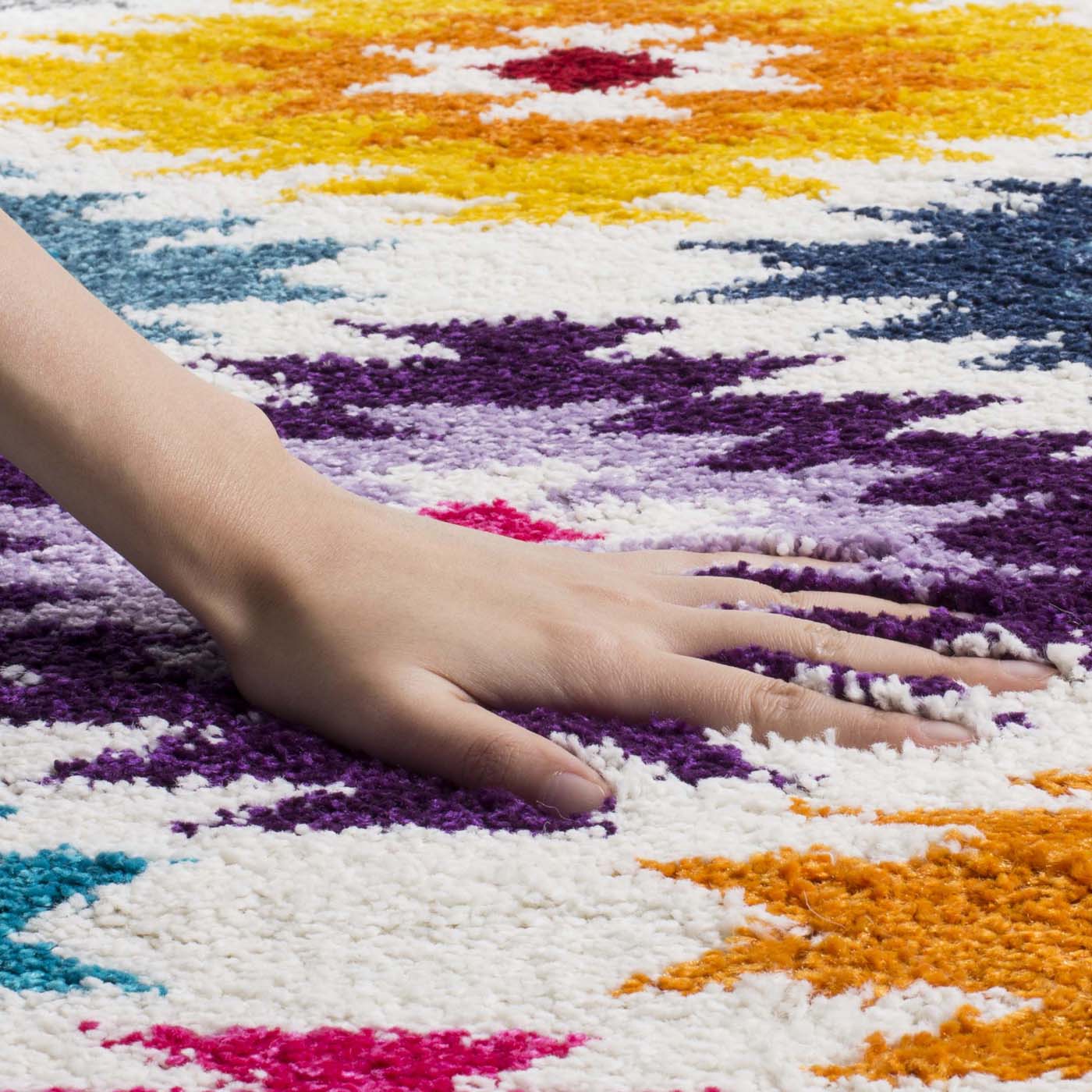 Safavieh Fiesta Shag 374 Rug, FSG374 - Cream / Multi