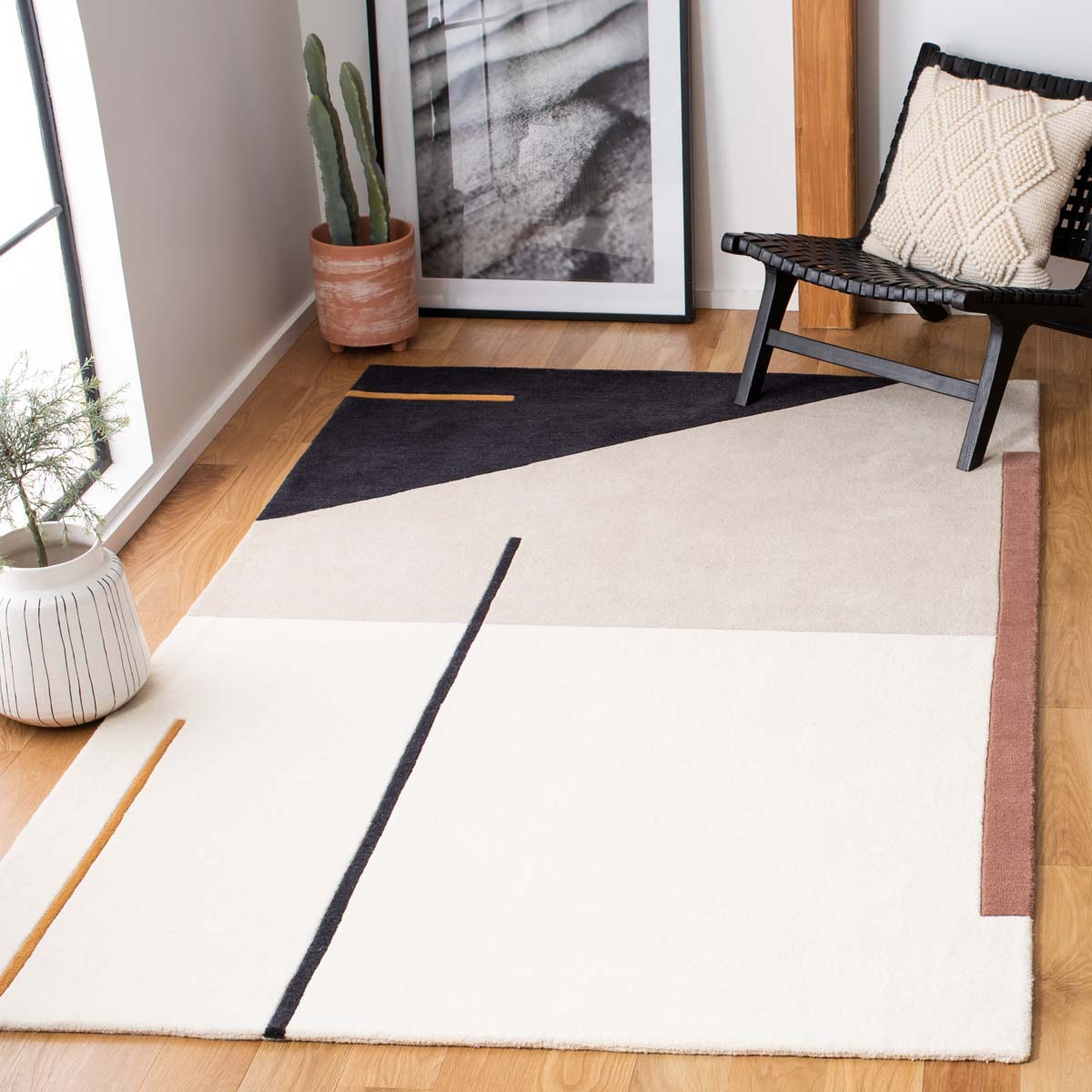 Safavieh Fifth Avenue 110 Rug, FTV110 - Ivory / Black