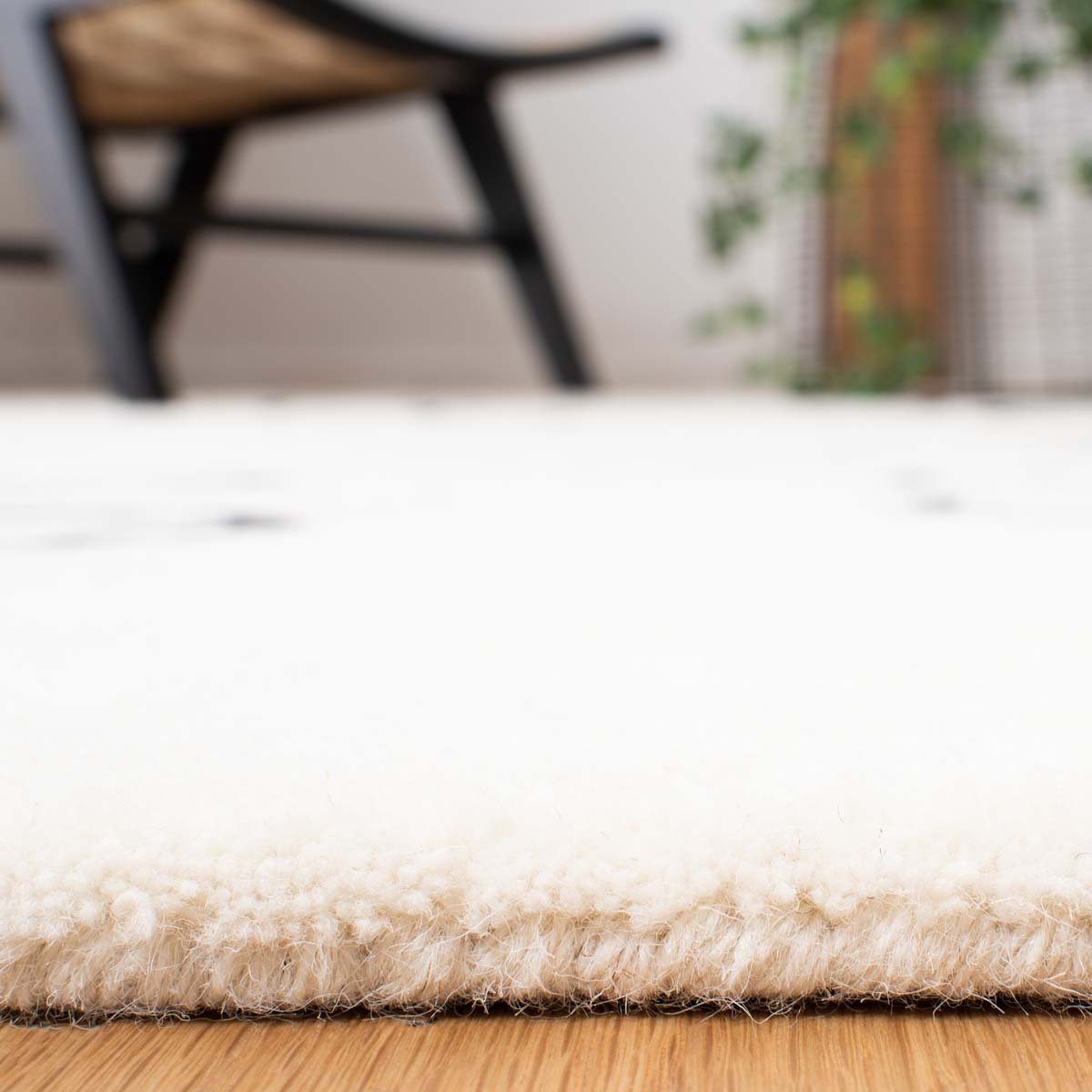 Safavieh Fifth Avenue 111 Rug, FTV111 - Ivory / Black