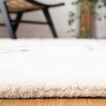 Safavieh Fifth Avenue 111 Rug, FTV111 - Ivory / Black