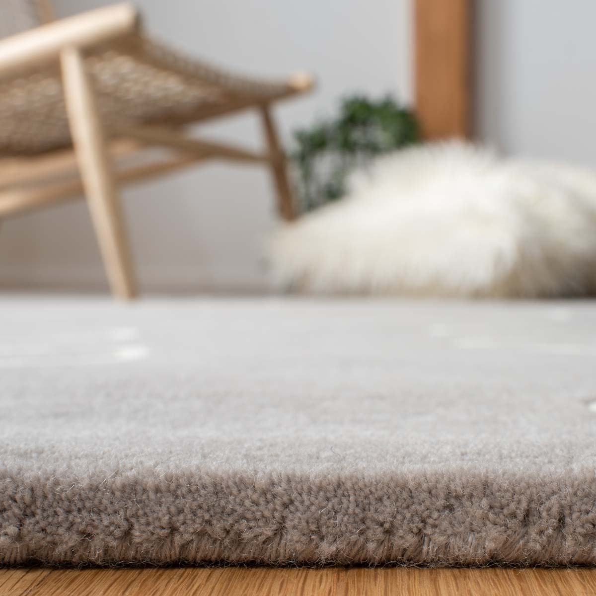 Safavieh Fifth Avenue 111 Rug, FTV111 - Grey / Ivory