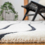 Safavieh Fifth Avenue 113 Rug, FTV113 - Ivory / Black