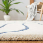 Safavieh Fifth Avenue 113 Rug, FTV113 - Ivory / Blue