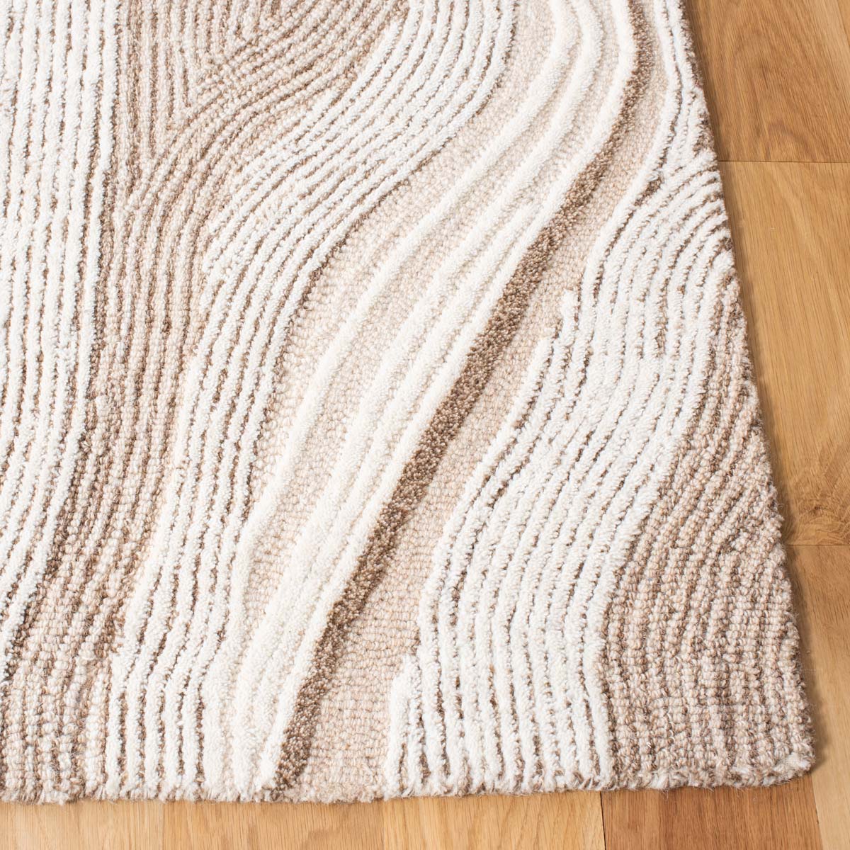 Safavieh Fifth Avenue 121 Rug, FTV121 - Beige / Ivory