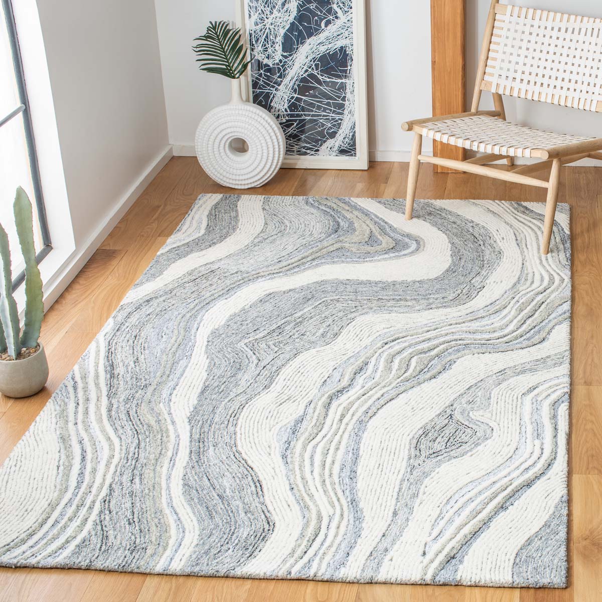 Safavieh Fifth Avenue 121 Rug, FTV121 - Grey / Ivory