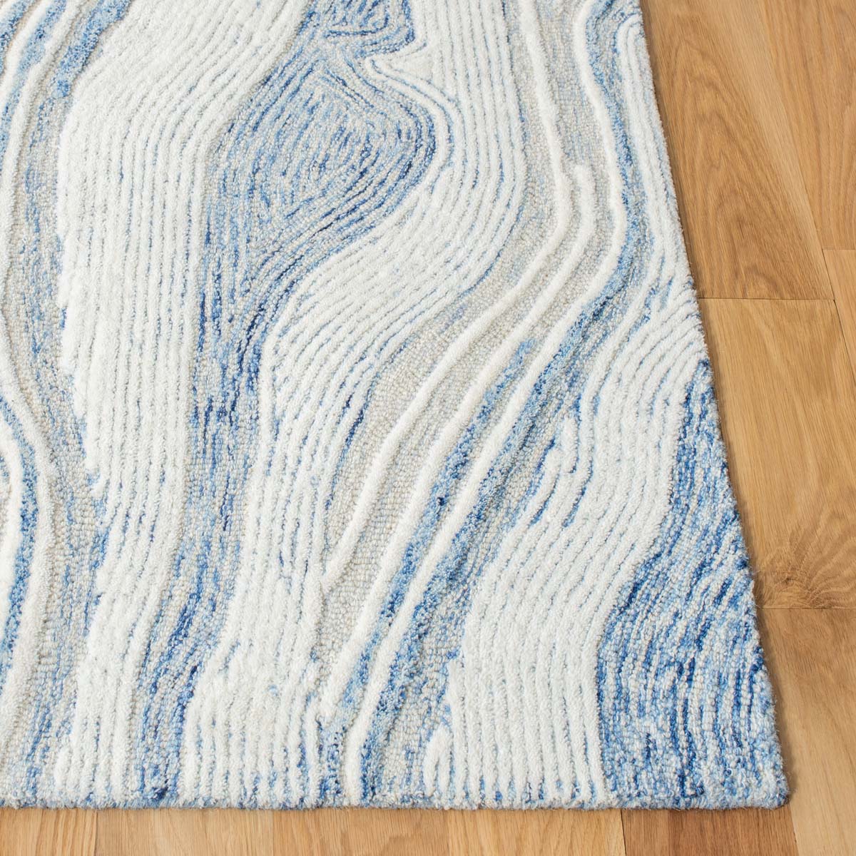 Safavieh Fifth Avenue 121 Rug, FTV121 - Blue / Ivory