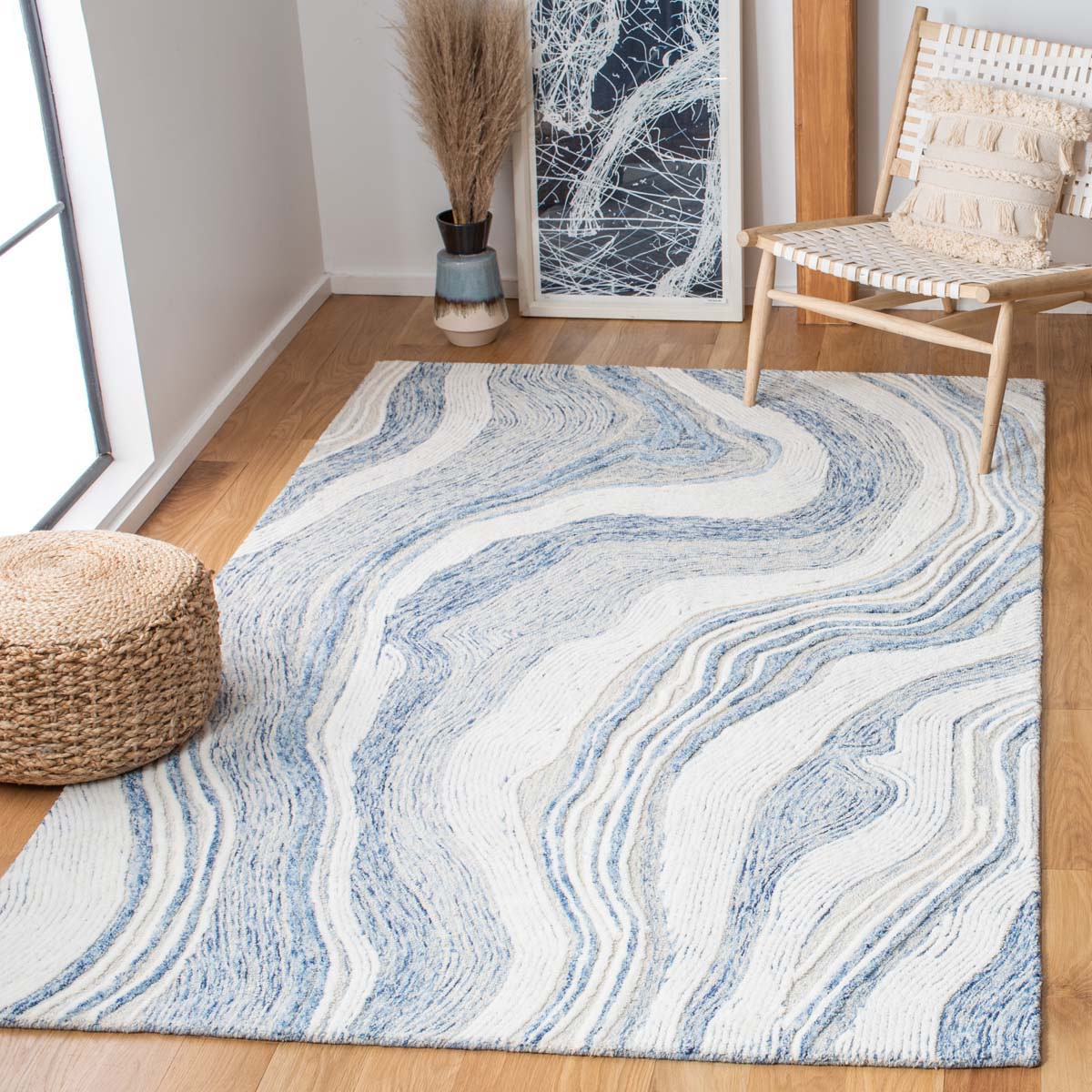 Safavieh Fifth Avenue 121 Rug, FTV121 - Blue / Ivory
