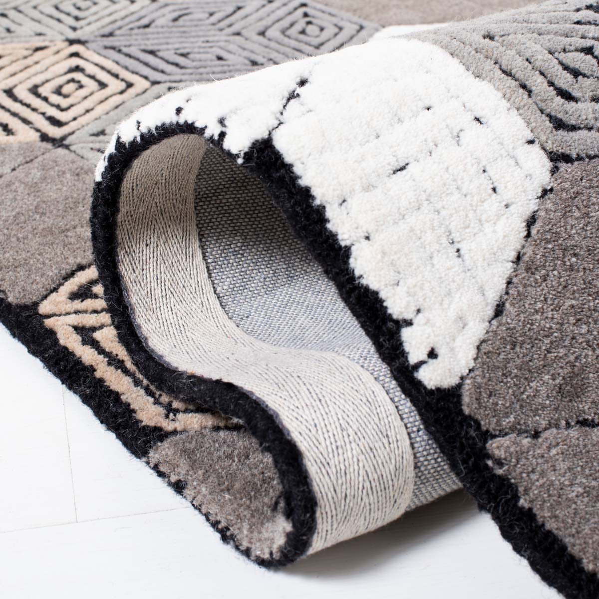 Safavieh Fifth Avenue 130 Rug, FTV130 - Ivory / Grey