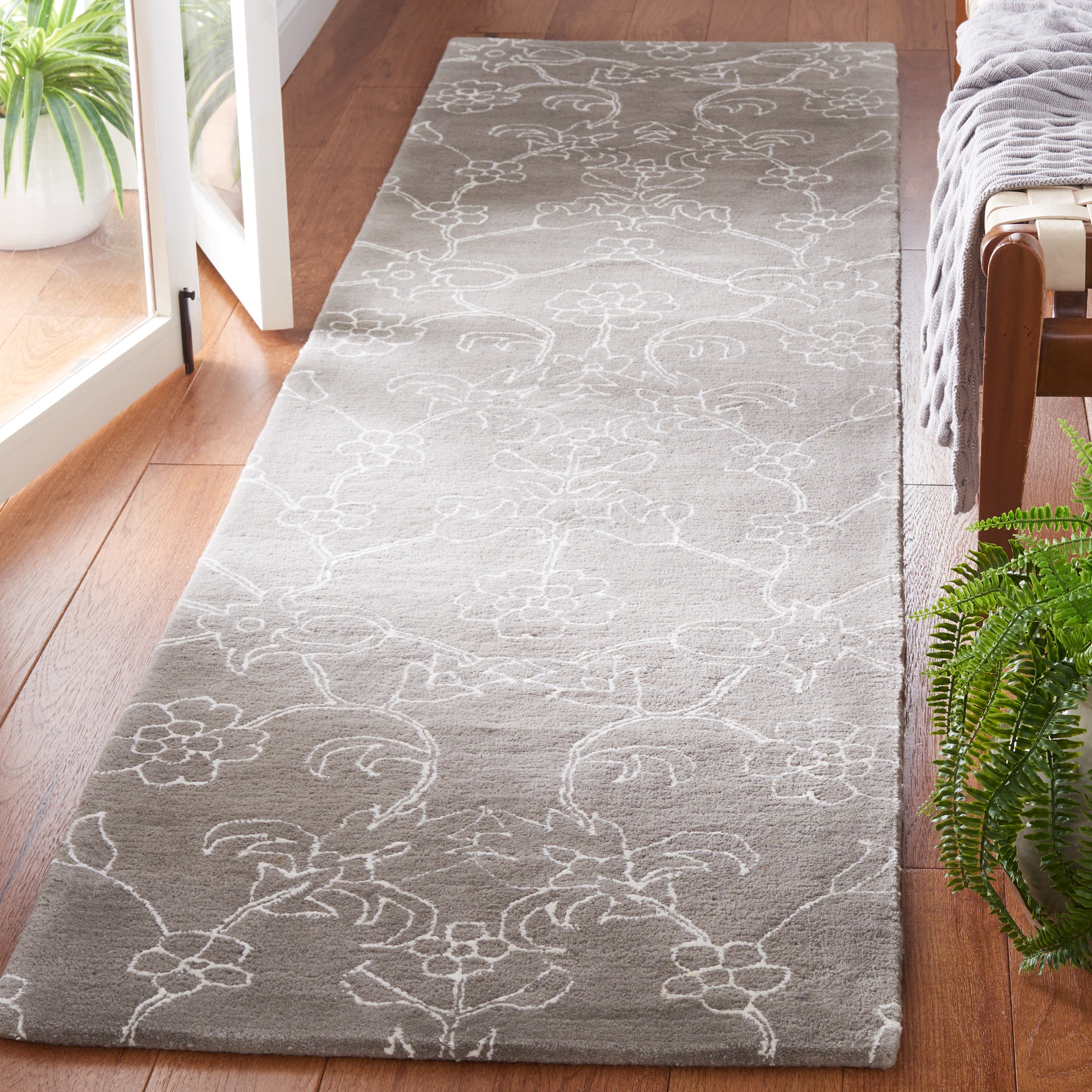 Safavieh Fifth Avenue 135 Rug, FTV135 - Dark Grey / Ivory