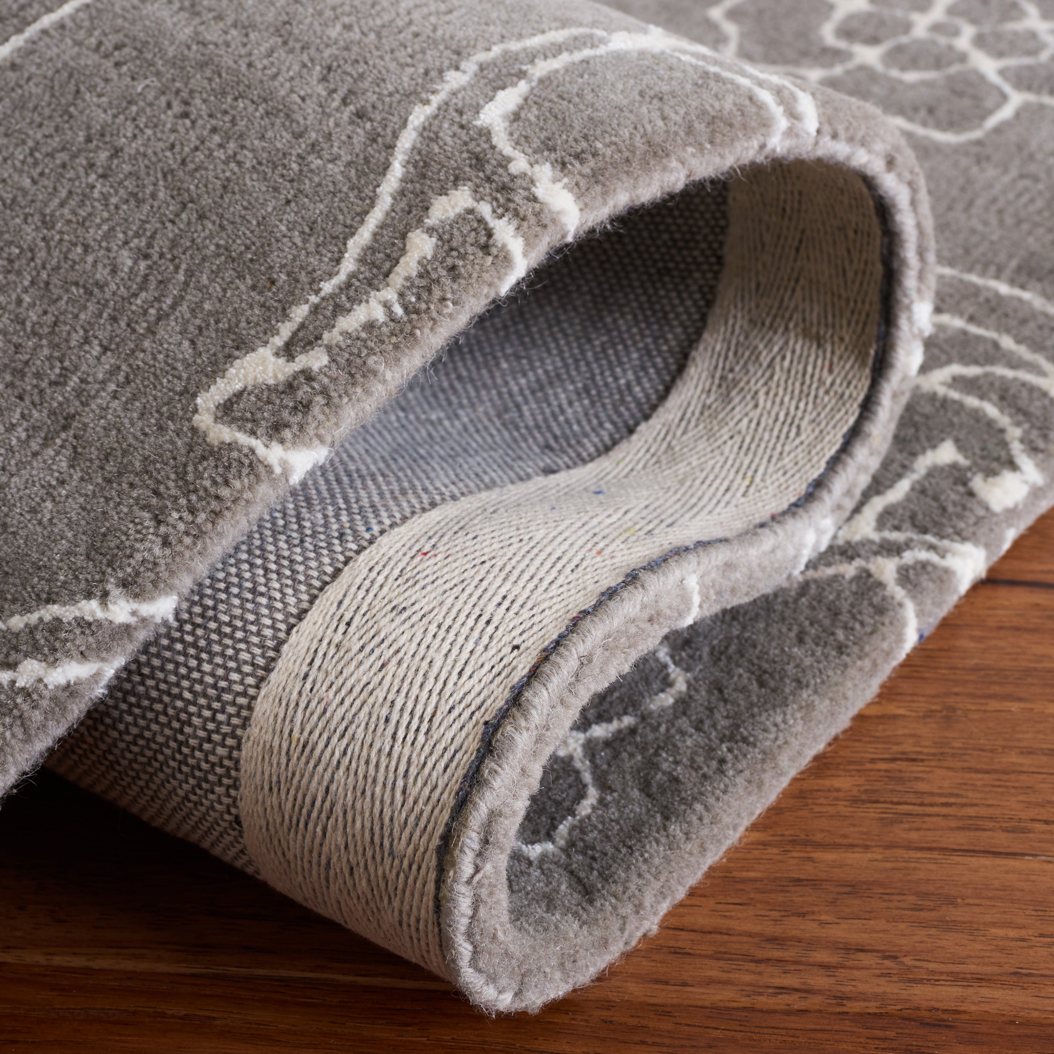 Safavieh Fifth Avenue 135 Rug, FTV135 - Dark Grey / Ivory