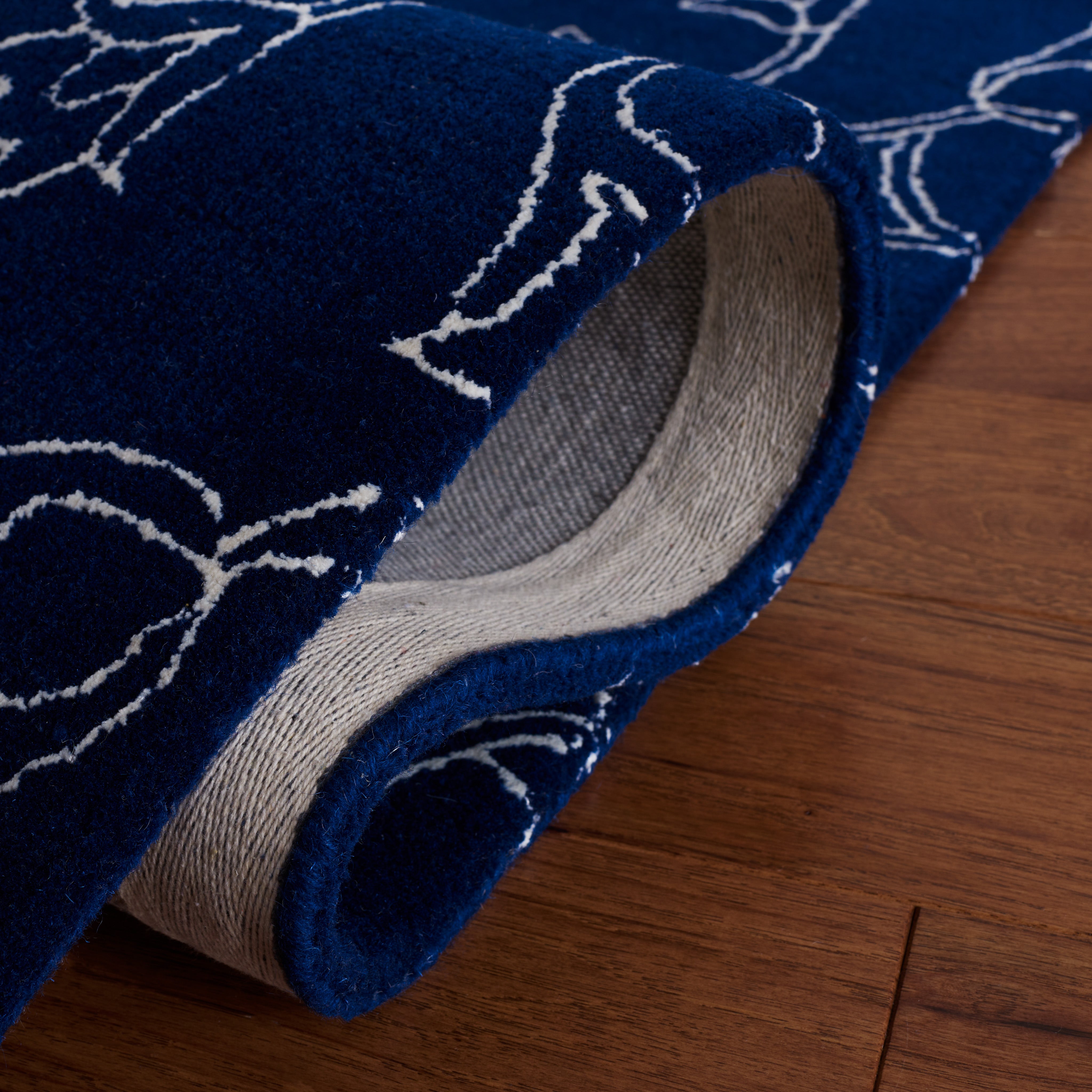 Safavieh Fifth Avenue 135 Rug, FTV135 - Navy / Ivory
