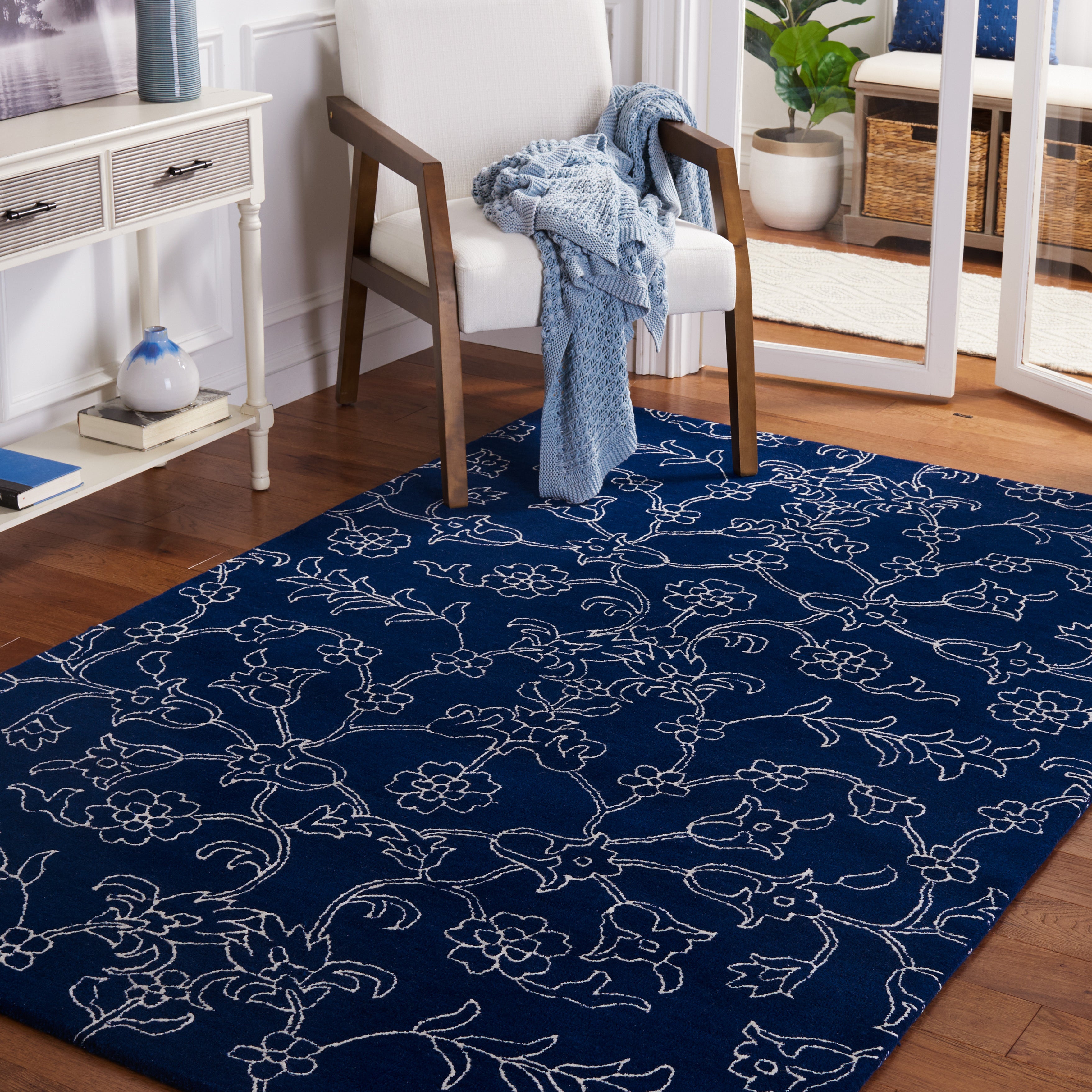 Safavieh Fifth Avenue 135 Rug, FTV135 - Navy / Ivory