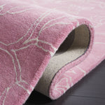 Safavieh Fifth Avenue 135 Rug, FTV135 - Pink / Ivory