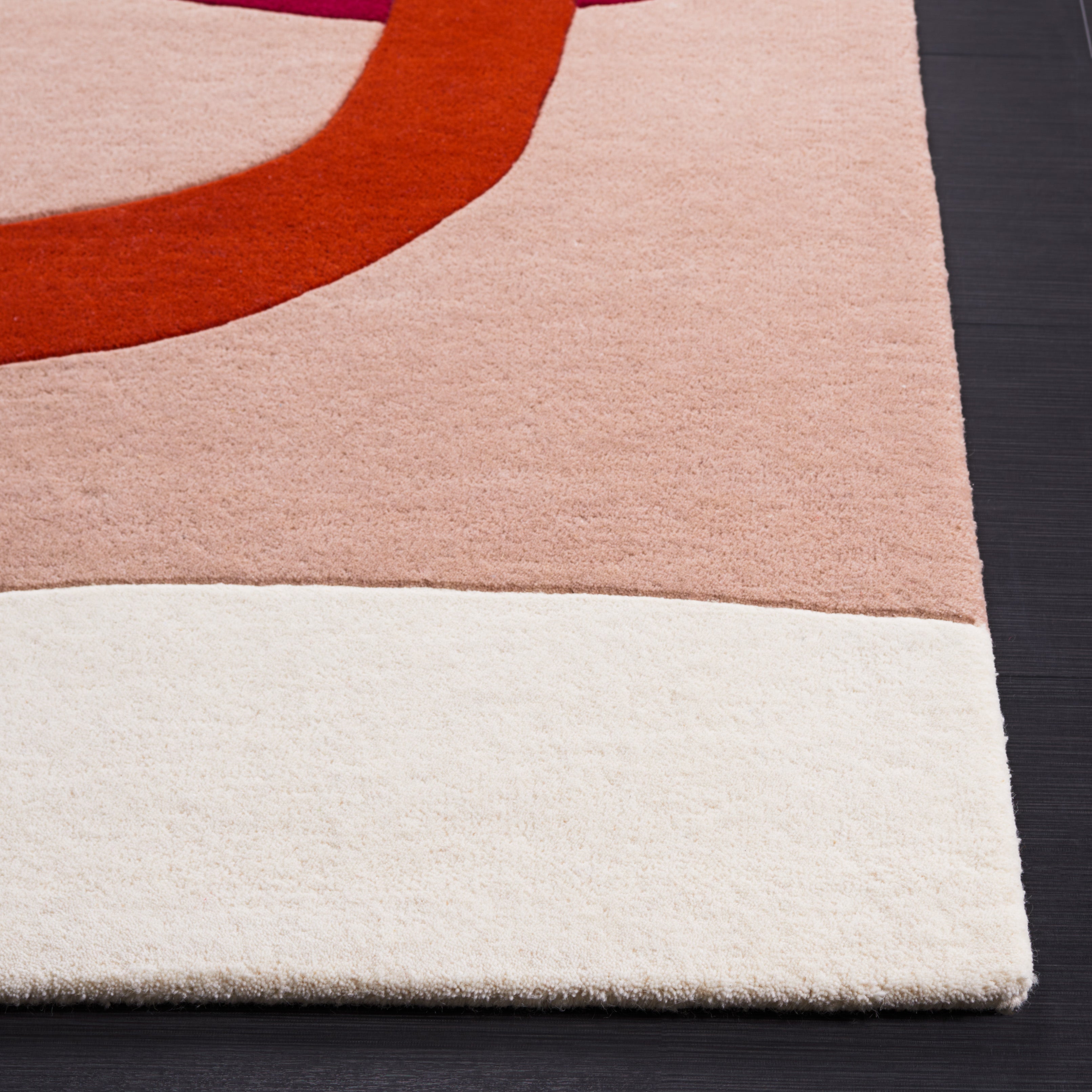 Safavieh Fifth Avenue 143 Rug, FTV143 - Ivory / Red