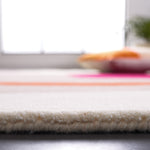 Safavieh Fifth Avenue 143 Rug, FTV143 - Ivory / Red