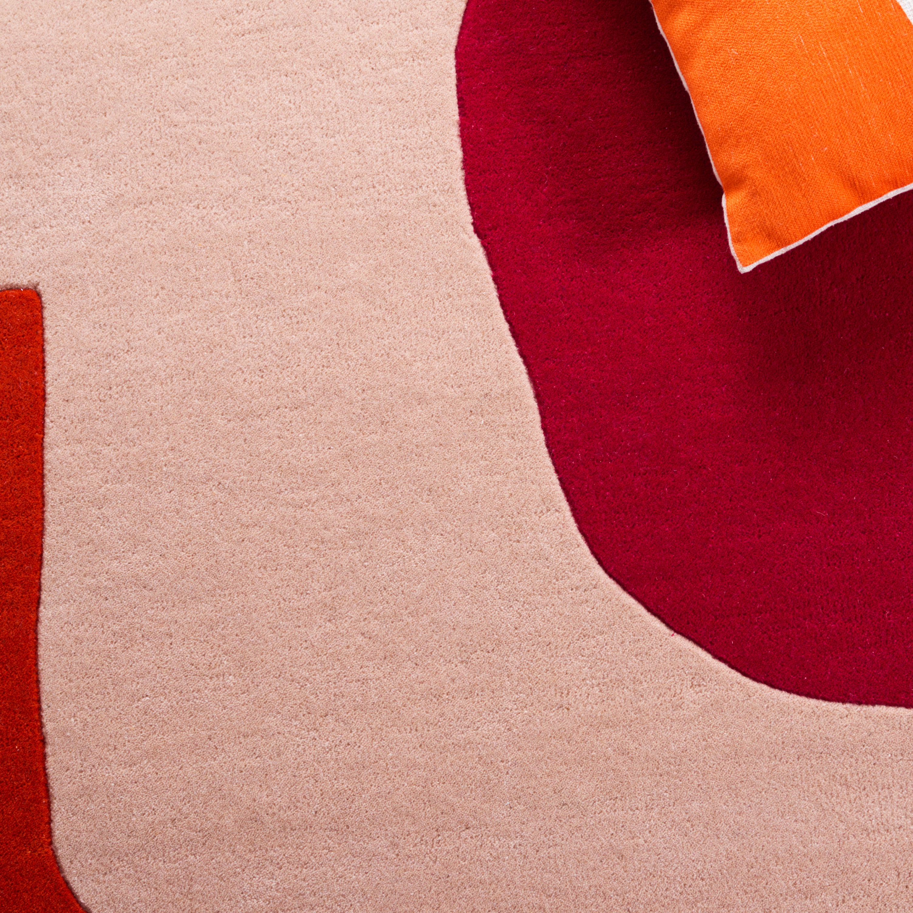 Safavieh Fifth Avenue 143 Rug, FTV143 - Ivory / Red