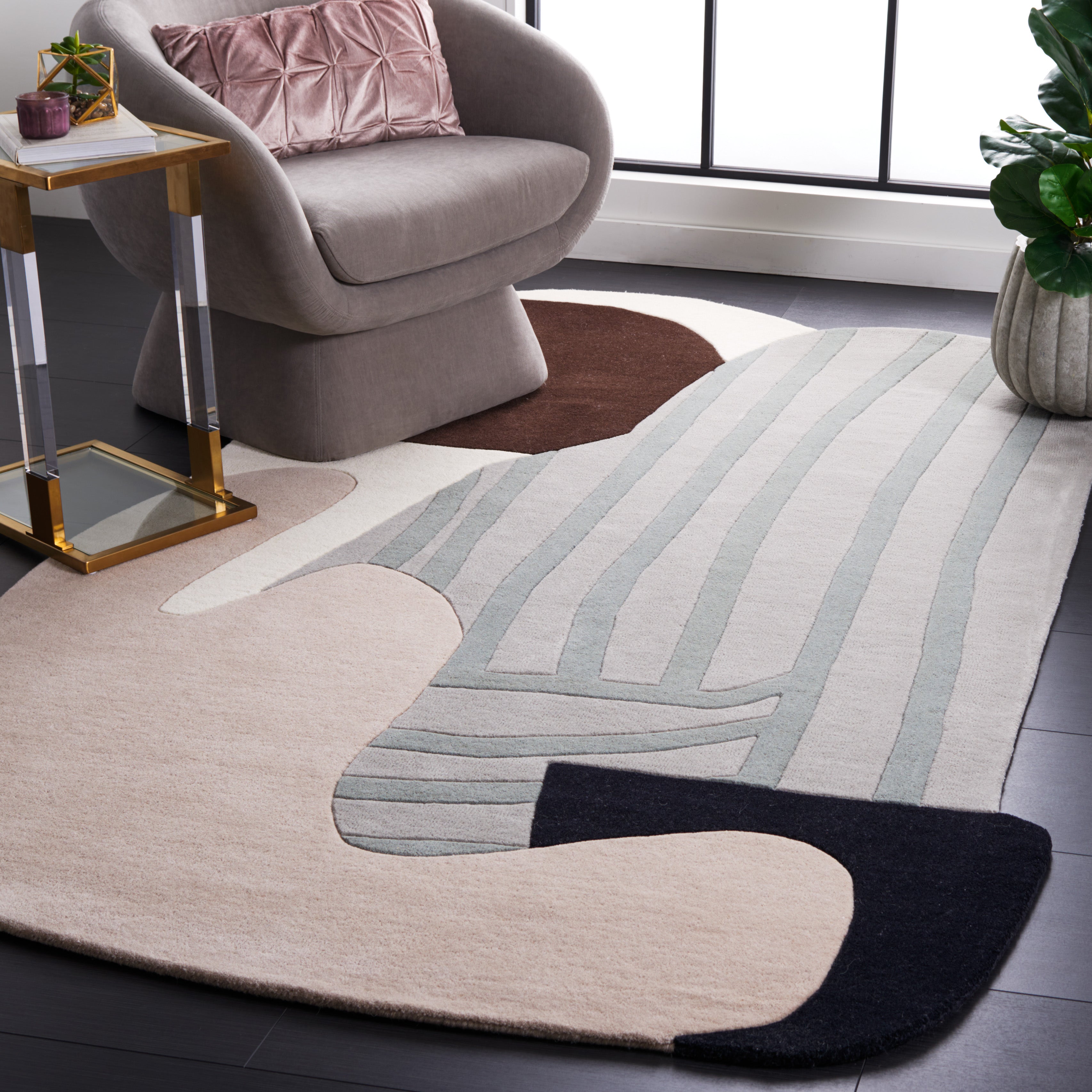 Safavieh Fifth Avenue 145 Rug, FTV145 - Ivory / Brown