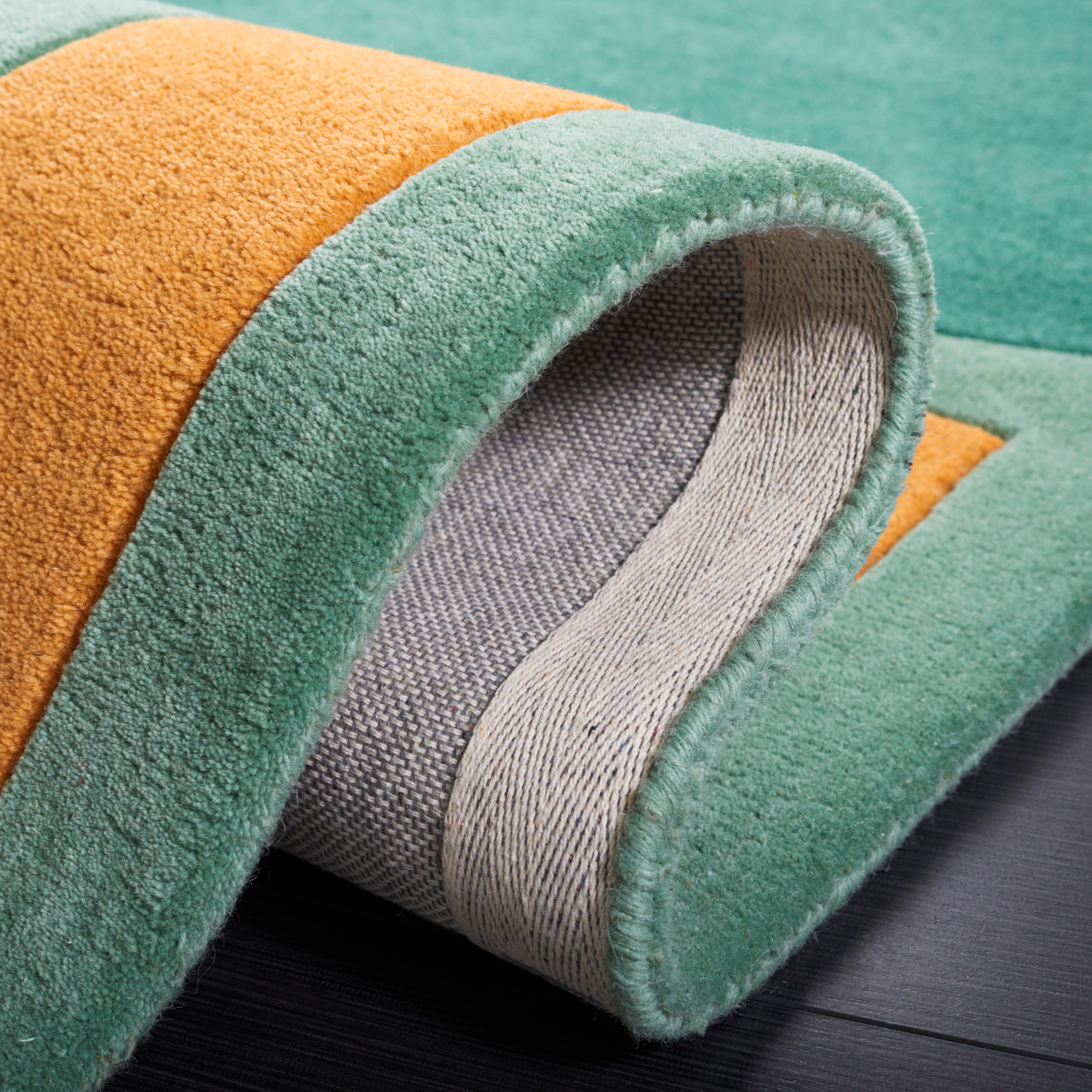 Safavieh Fifth Avenue 146 Rug, FTV146 - Green / Ivory