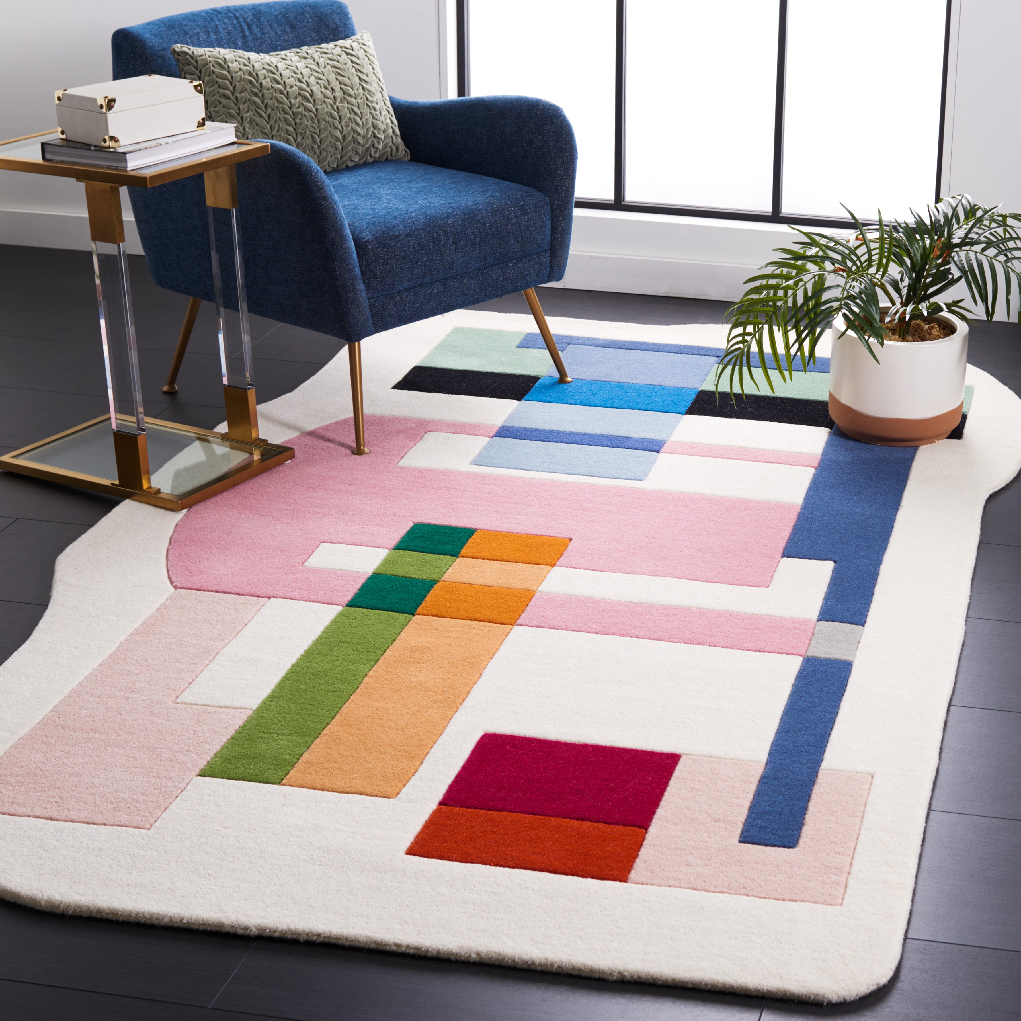 Safavieh Fifth Avenue 147 Rug, FTV147 - Ivory / Pink