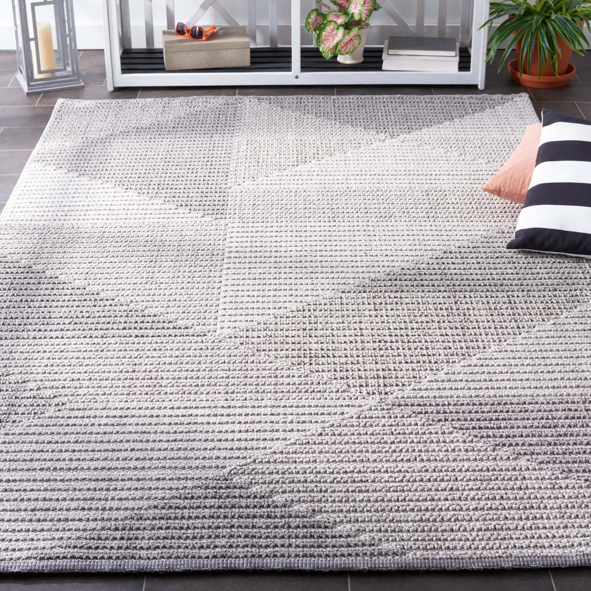 Safavieh Global 400 Rug, GLB400 - Light Grey / Grey