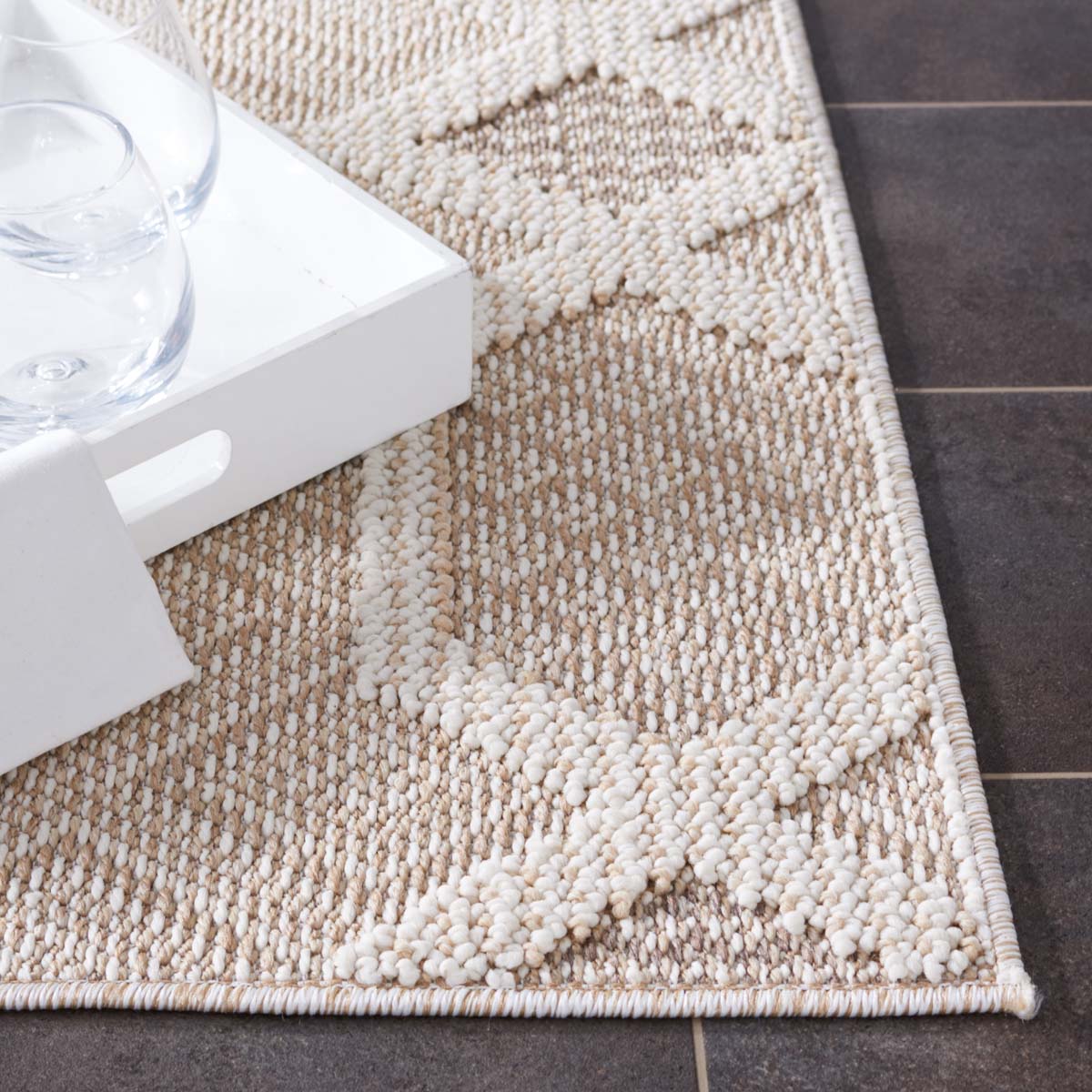 Safavieh Global 416 Rug, GLB416 - Beige / Ivory