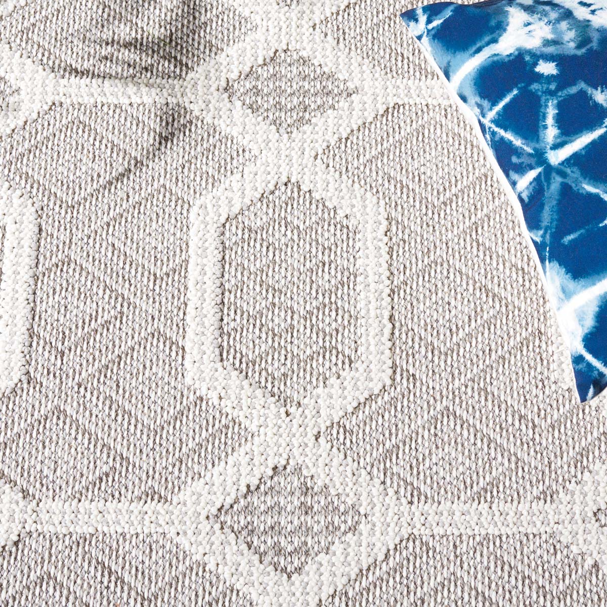 Safavieh Global 416 Rug, GLB416 - Grey / Ivory