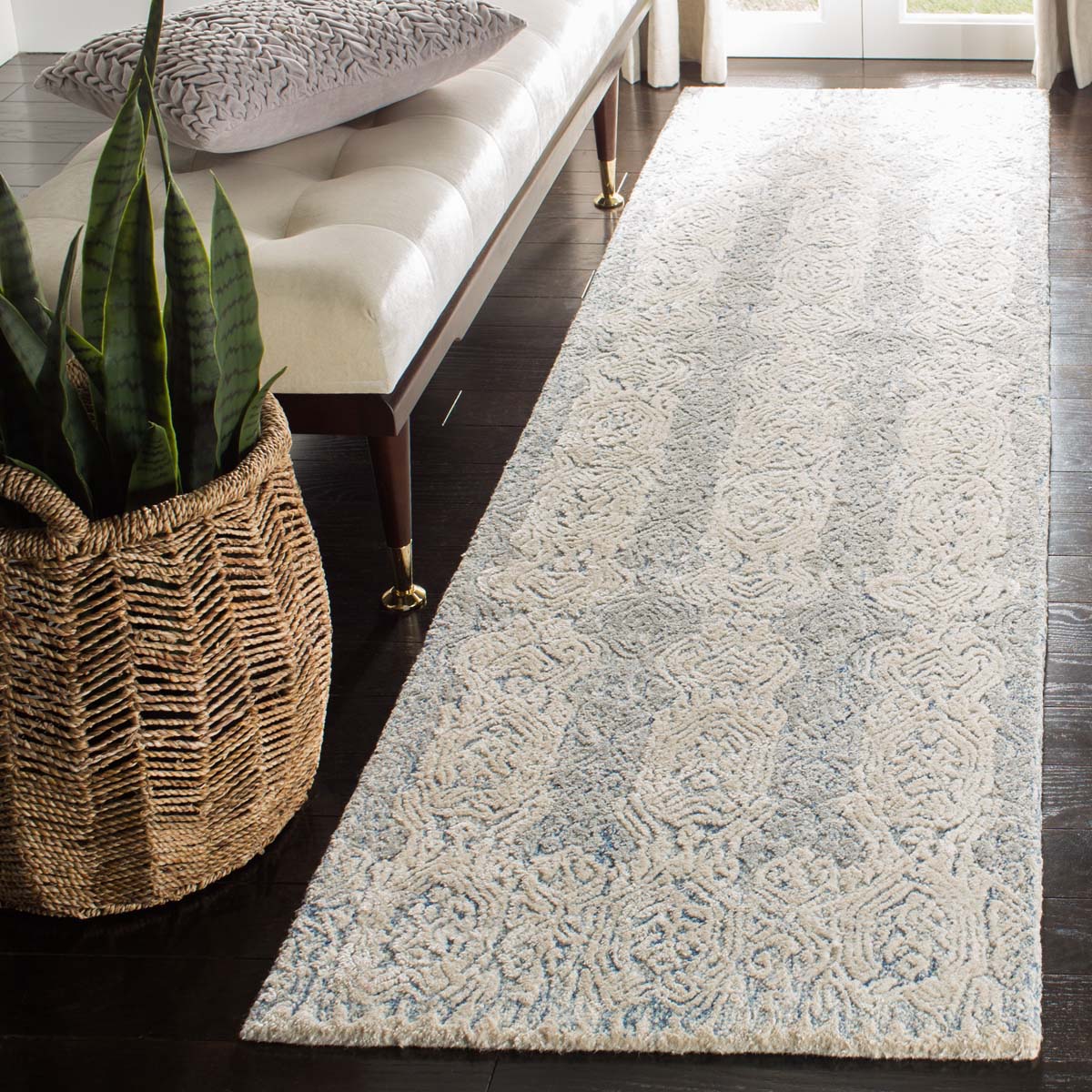 Safavieh Glamour 536 Rug, GLM536 - Blue / Ivory