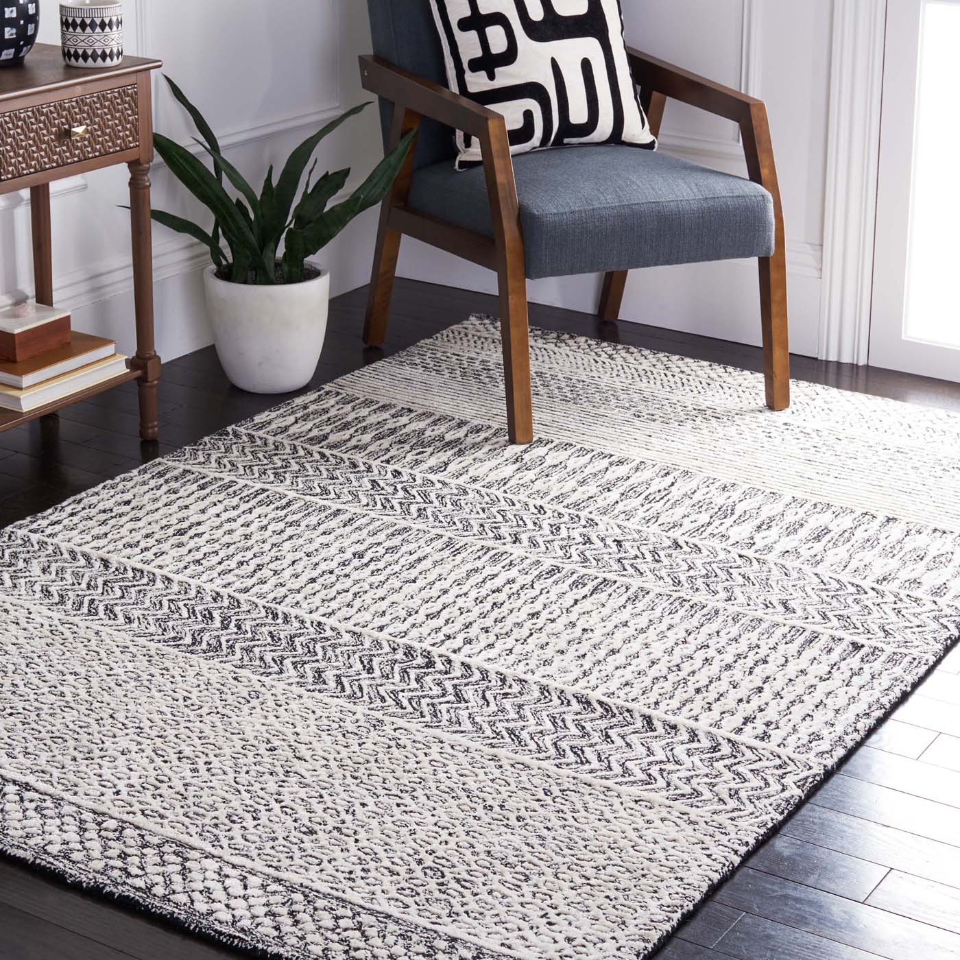 Safavieh Glamour 538 Rug, GLM538 - Charcoal / Ivory