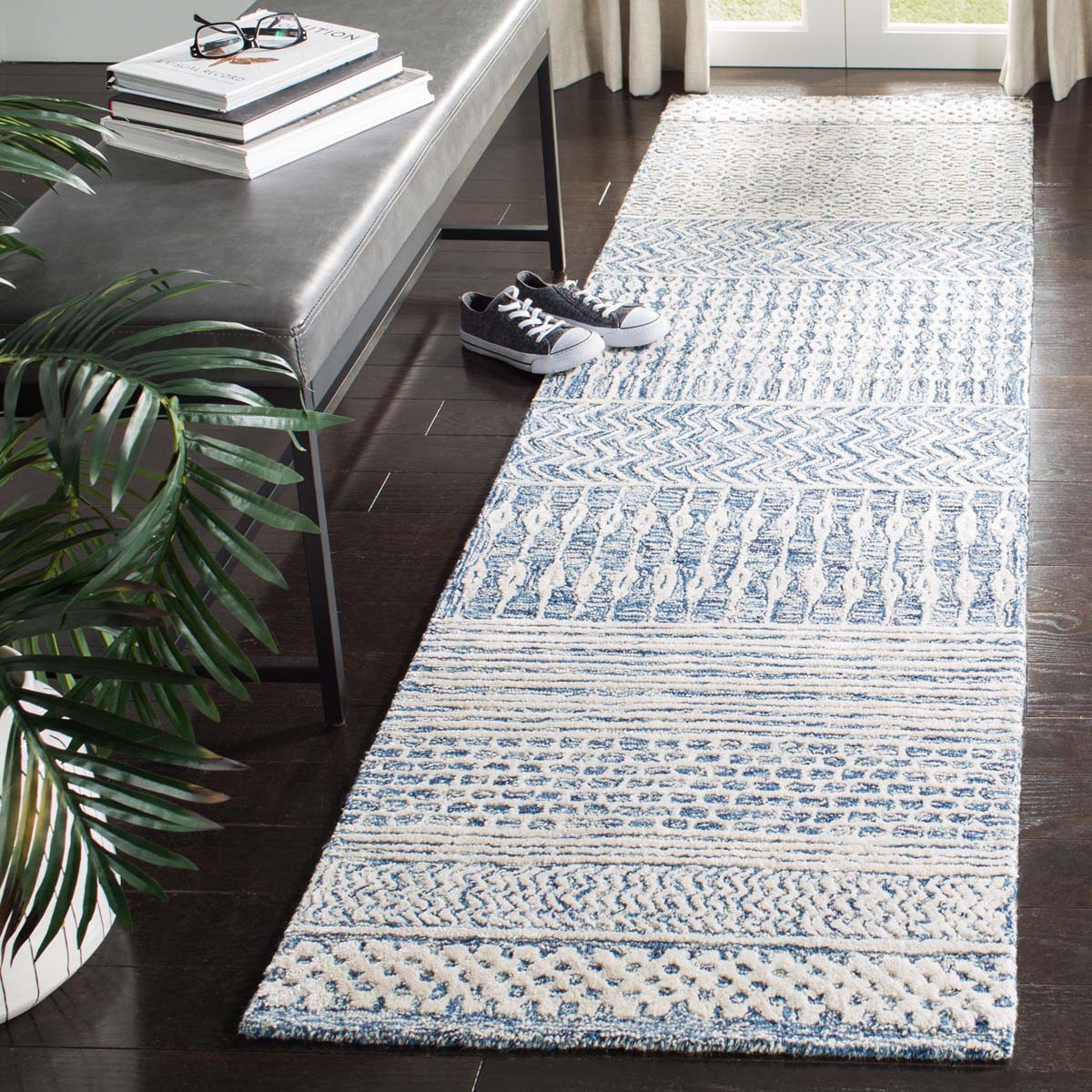 Safavieh Glamour 538 Rug, GLM538 - Navy / Ivory