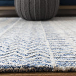 Safavieh Glamour 538 Rug, GLM538 - Navy / Ivory