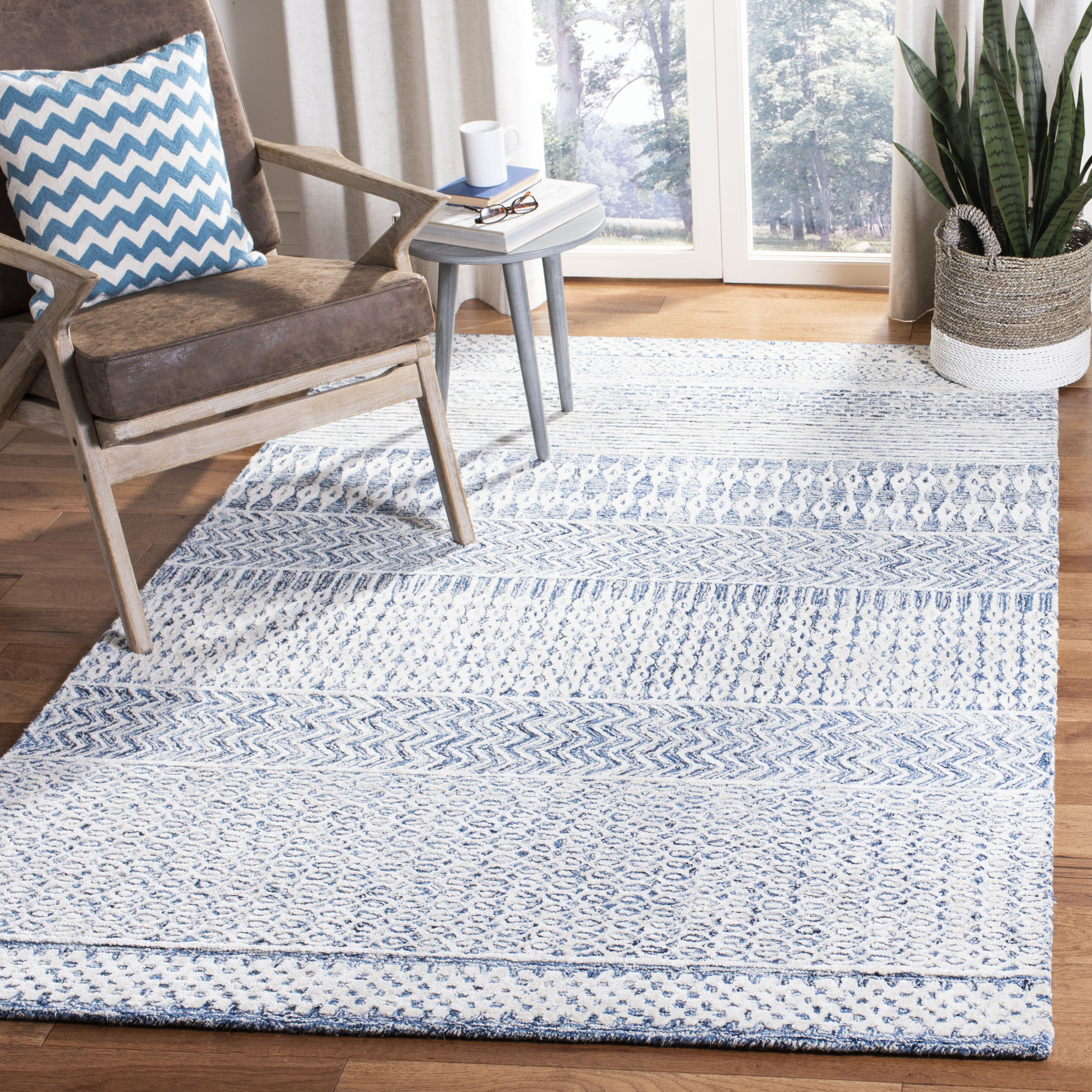 Safavieh Glamour 538 Rug, GLM538 - Navy / Ivory