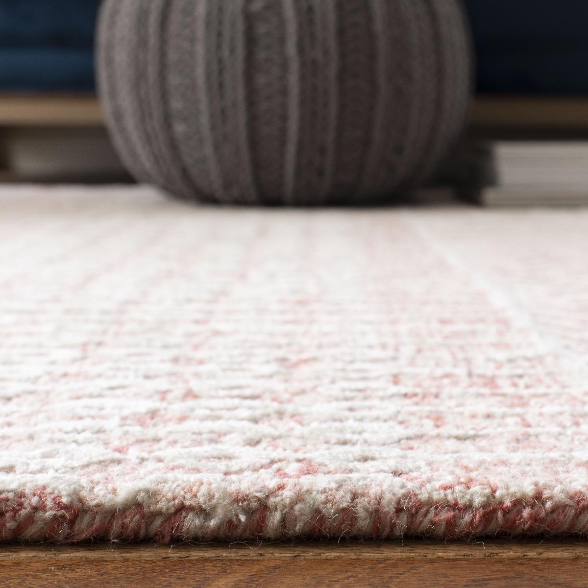 Safavieh Glamour 538 Rug, GLM538 - Light Pink / Ivory