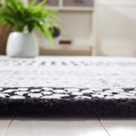 Safavieh Glamour 538 Rug, GLM538 - Black / Ivory